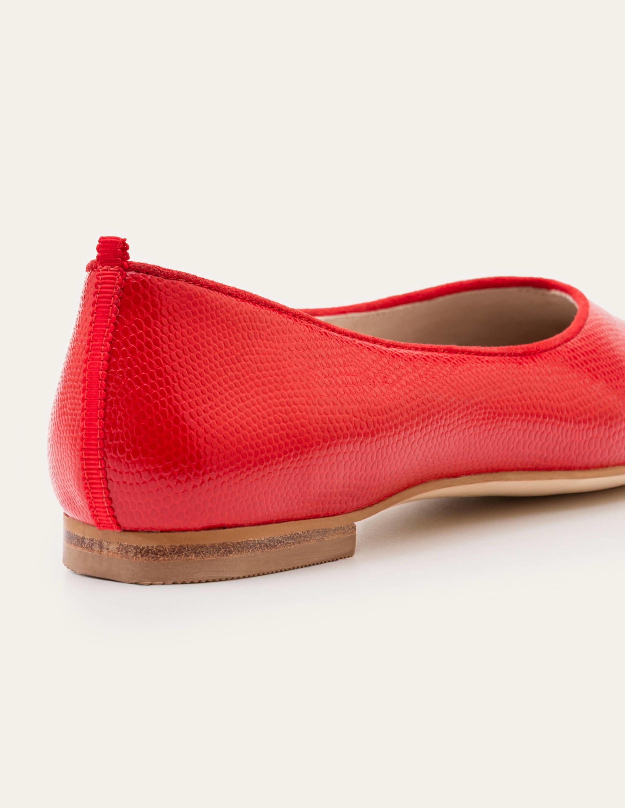 Julia Flache Pumps mit spitzer Zehenpartie-Rot, Echsenoptik - Image 2