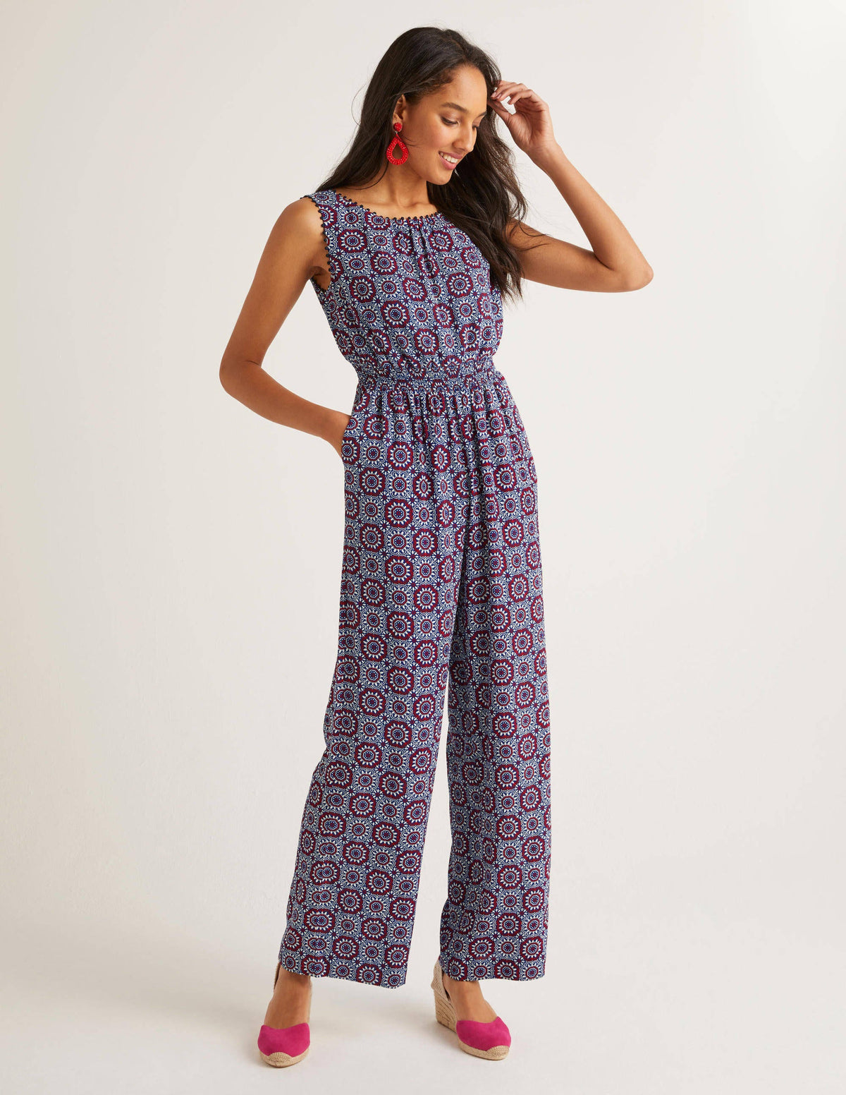 Elisa Jumpsuit mit Bommelborte-Kräftiges Blau, Sonnenmuster - Image 3