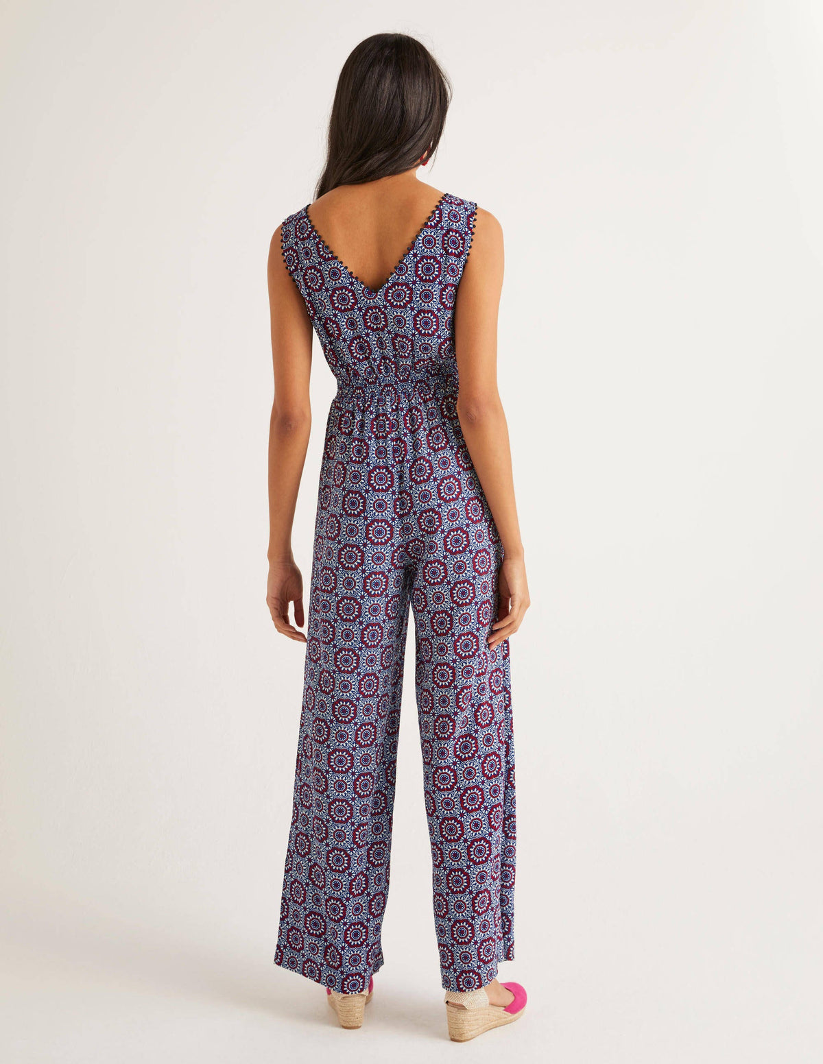 Elisa Jumpsuit mit Bommelborte-Kräftiges Blau, Sonnenmuster - Image 2