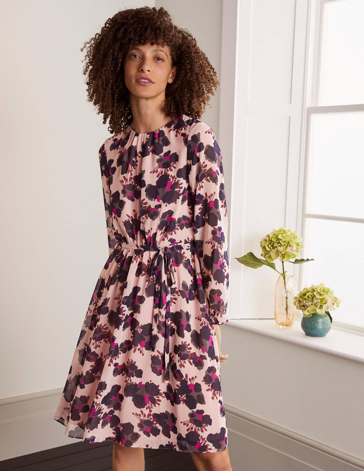 Dorothy Kleid-Milchshake, Wildes Blumenmuster - Image 1