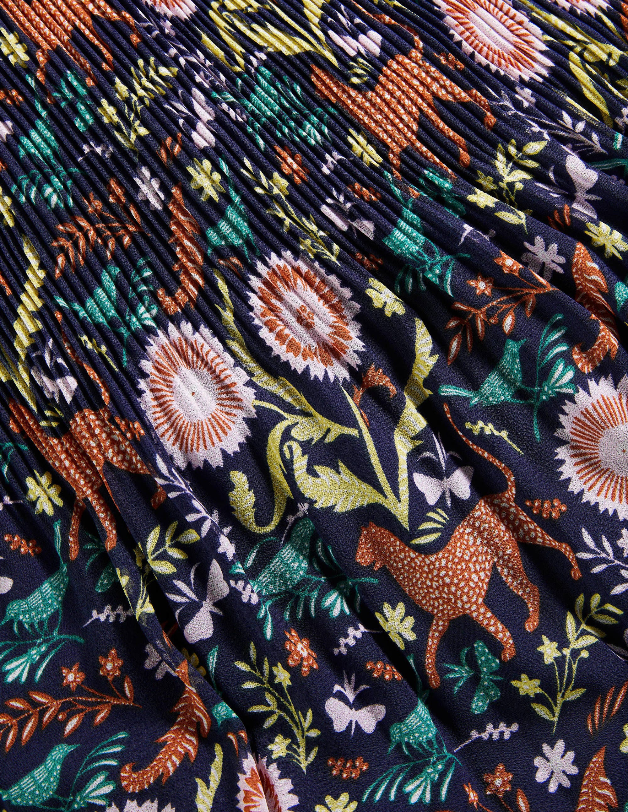 Nell Plissiertes Kleid-Navy/Bunt, Magischer Garten - Image 5