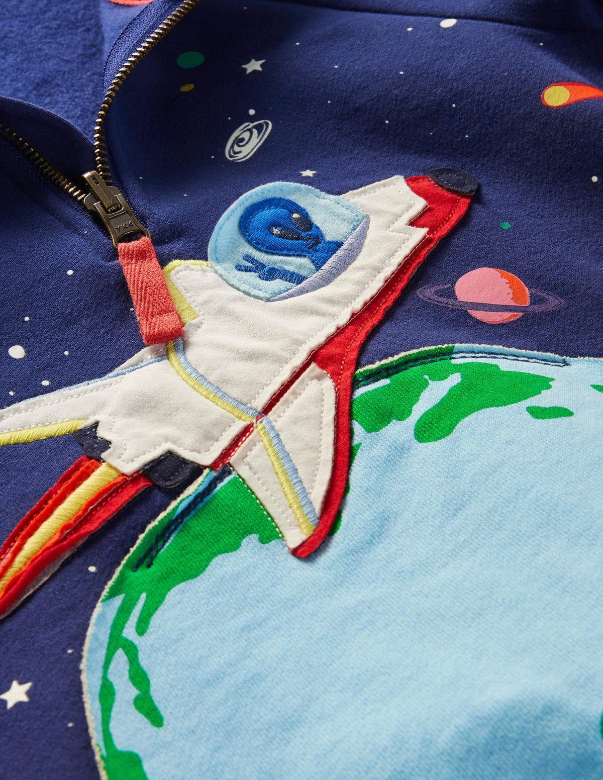 Bequemer Pullover mit halbem Reißverschluss und Applikation-Segelblau, Weltall - Image 3