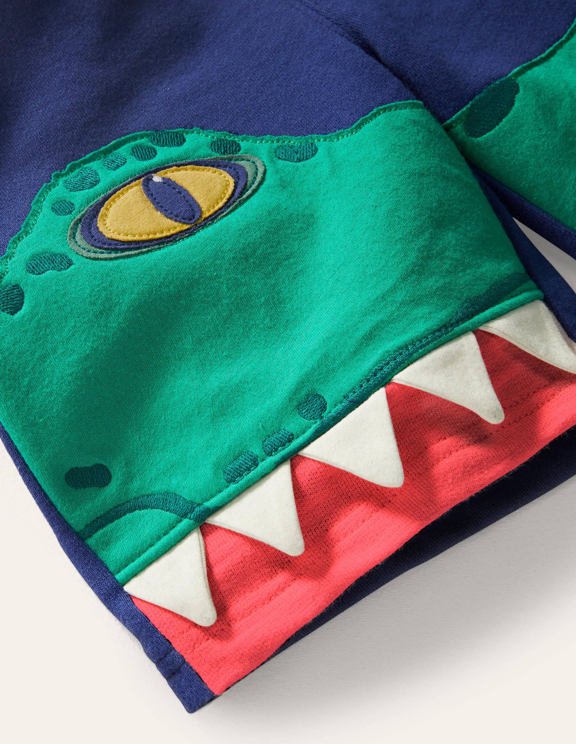 Sweatshorts mit Applikation-Blitzblau, Krokodil - Image 3