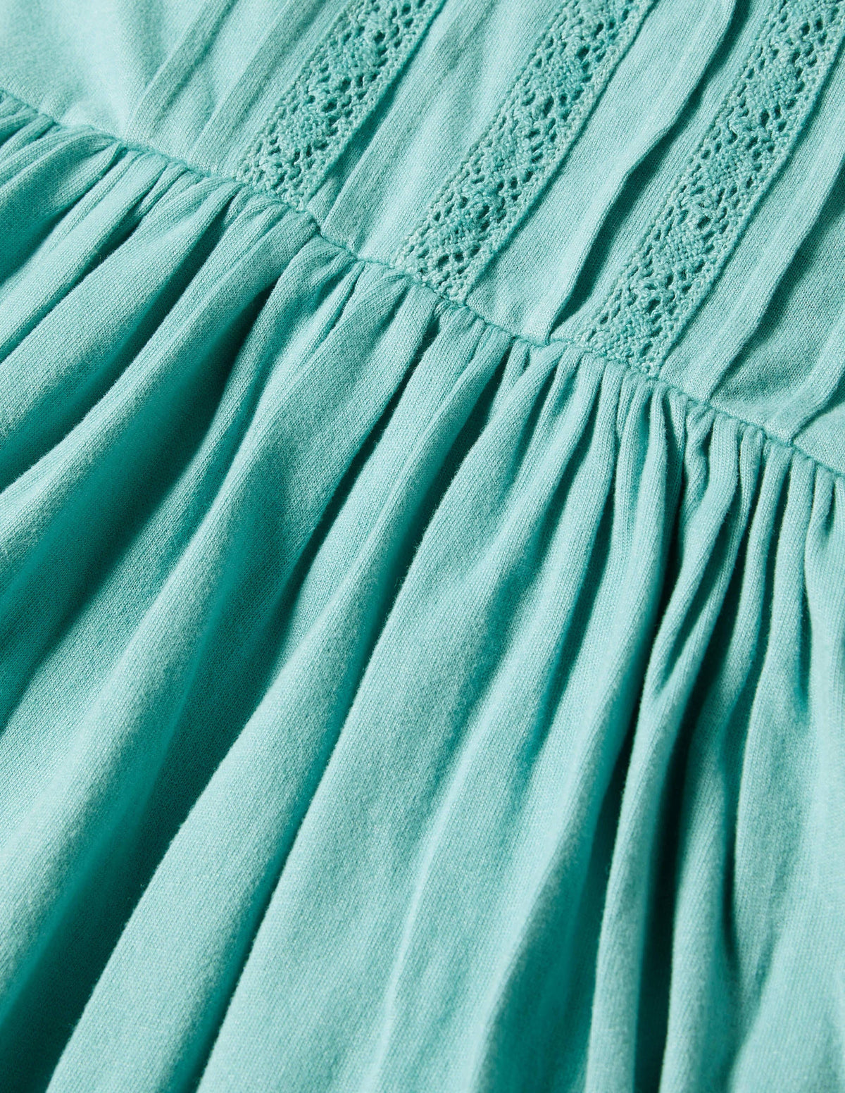 Jerseykleid mit Lochstickerei am Kragen-Bachblau-3