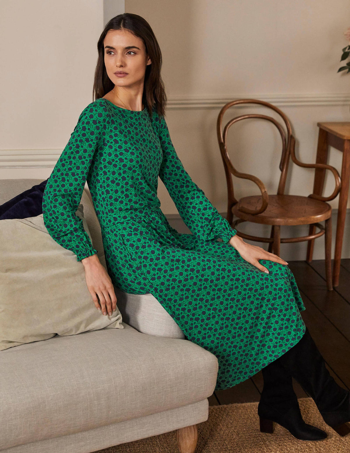 Evelyn Jersey-Midikleid-Baumgrün, Knospen mit Blättern-1