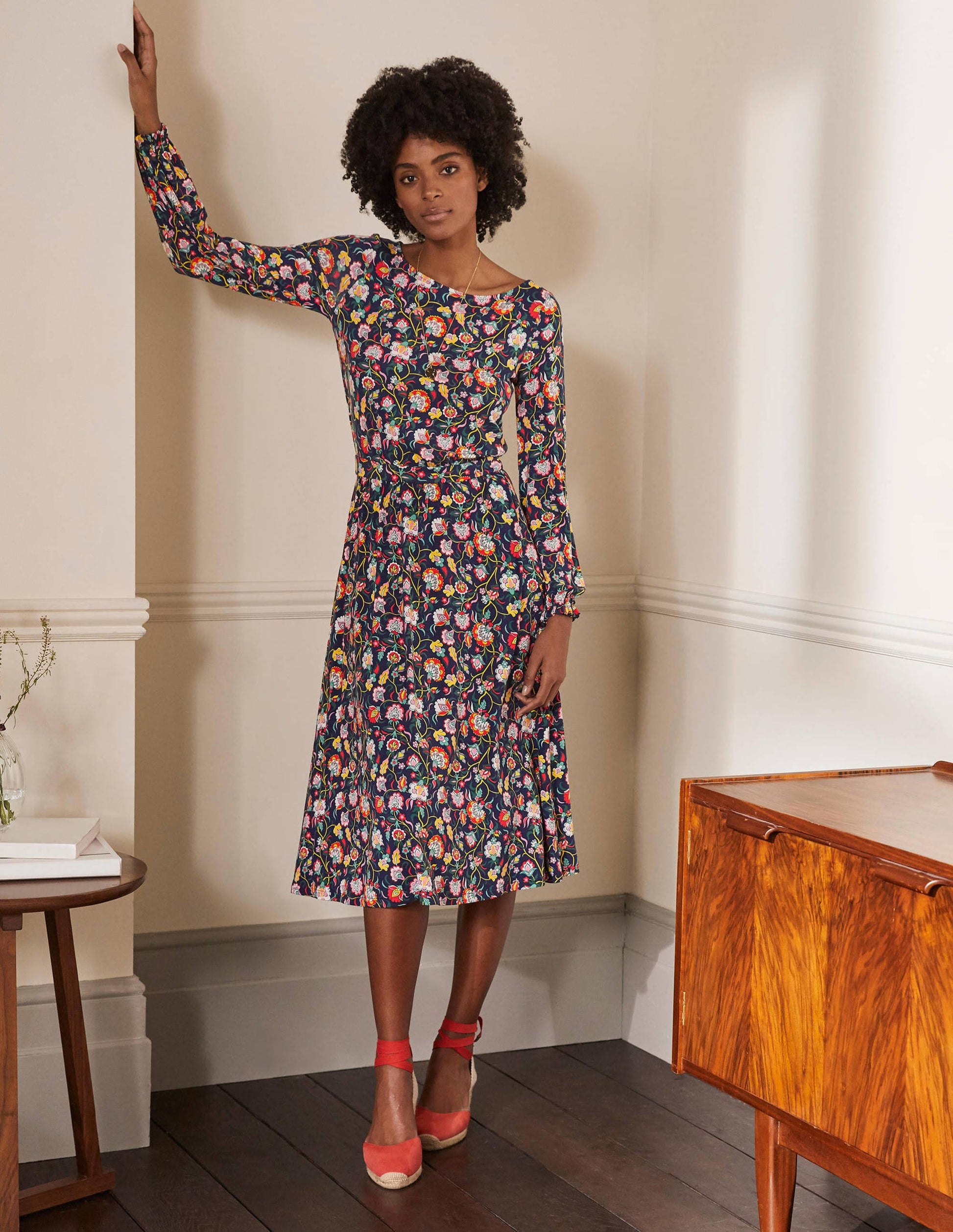 Evelyn Jersey-Midikleid-Französisches Navy, Üppige Blumen-1