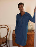 Denimkleid mit Statement-Kragen-Mittleres Vintageblau, Denim