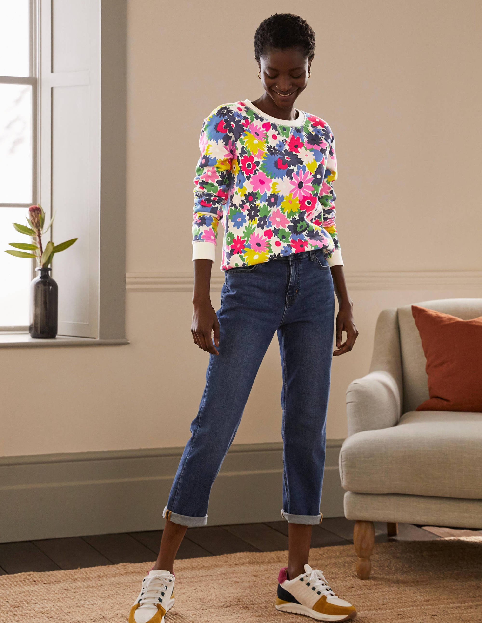 Gemustertes Sweatshirt aus Baumwolle-Naturweiß, Bunte Gänseblümchen - Image 4