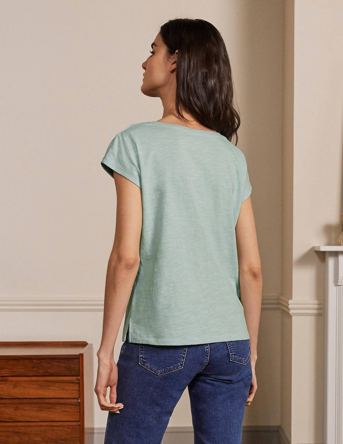 Das Baumwoll-T-Shirt mit abgerundetem V-Ausschnitt-Seeblau - Image 3