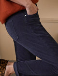Girlfriend-Cordjeans-Marineblau