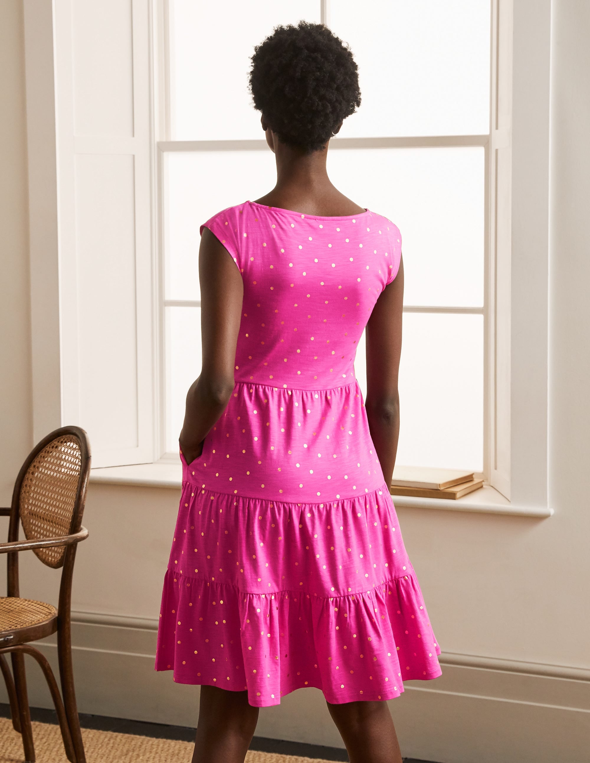 Romaine Stufenkleid aus Jersey-Pink/Gold, Polka-Tupfen - Image 3