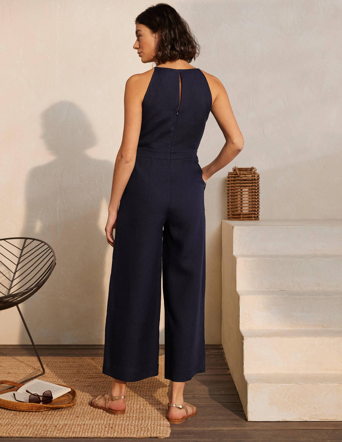 Neckholder-Jumpsuit aus Leinen-Marineblau - Image 2