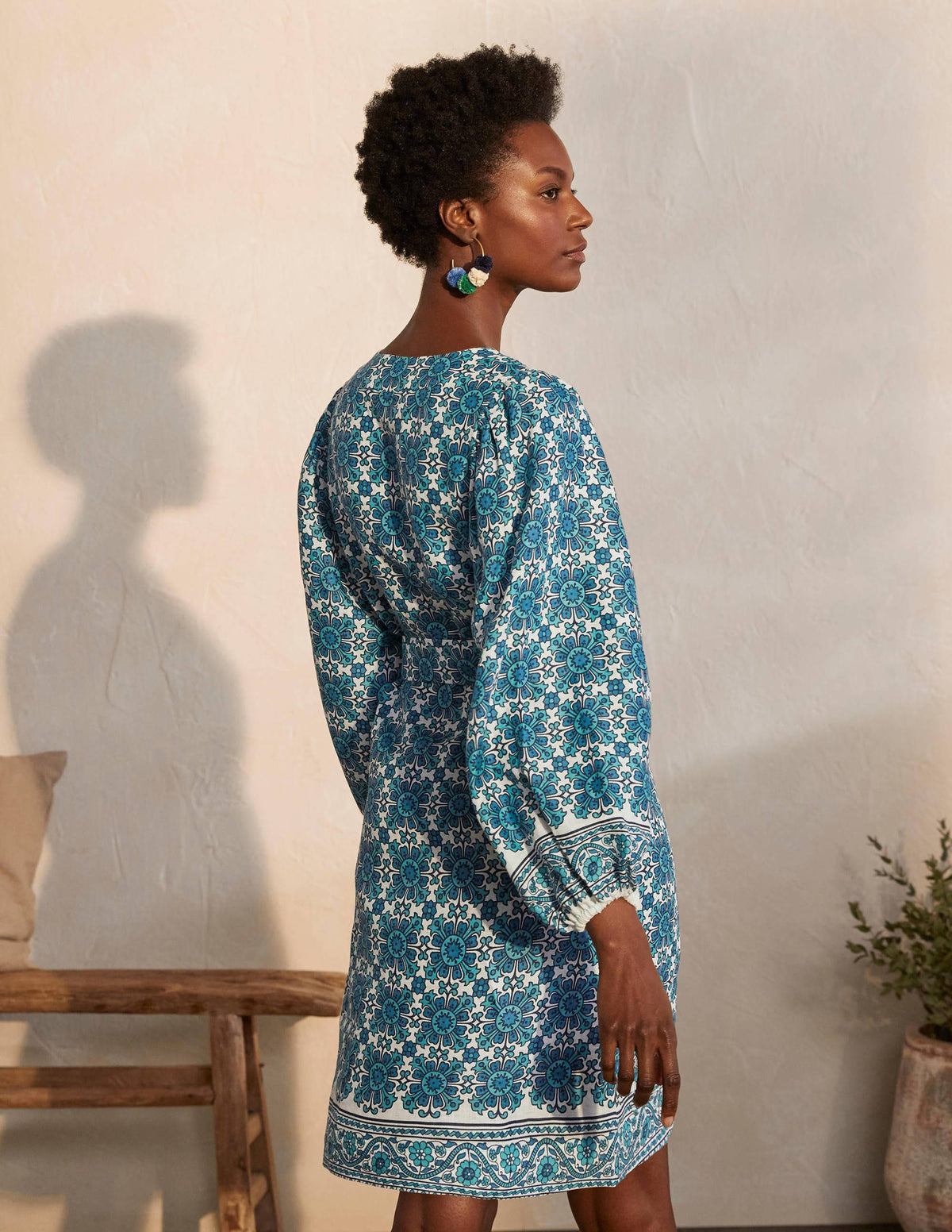 Robe Bridget en lin à ceinture-Océan Indien, tuile flore - Image 2