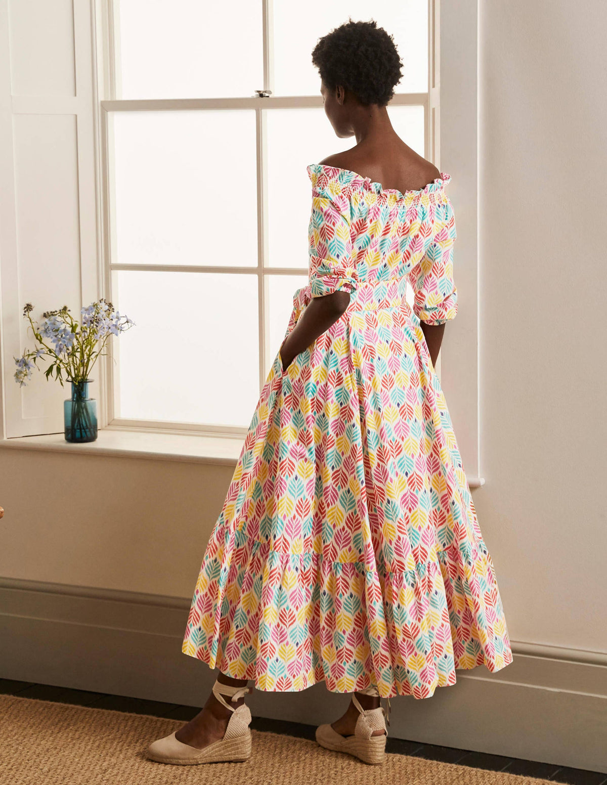 Rosalind Gestuftes Midikleid-Naturweiß/Bunt, Palmenkacheln - Image 2