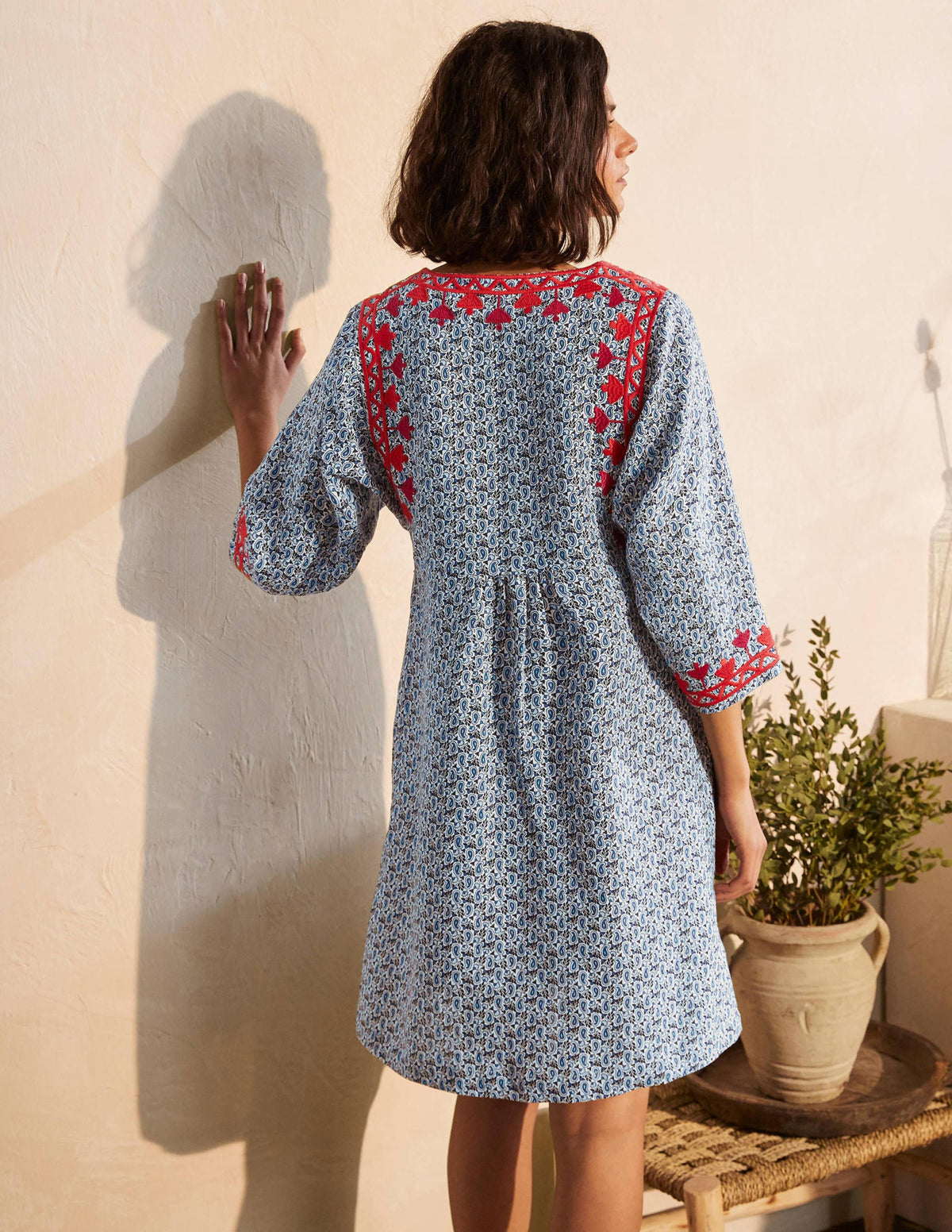 Robe brodée en lin-Ivoire, motif Pretty Paisley - Image 2