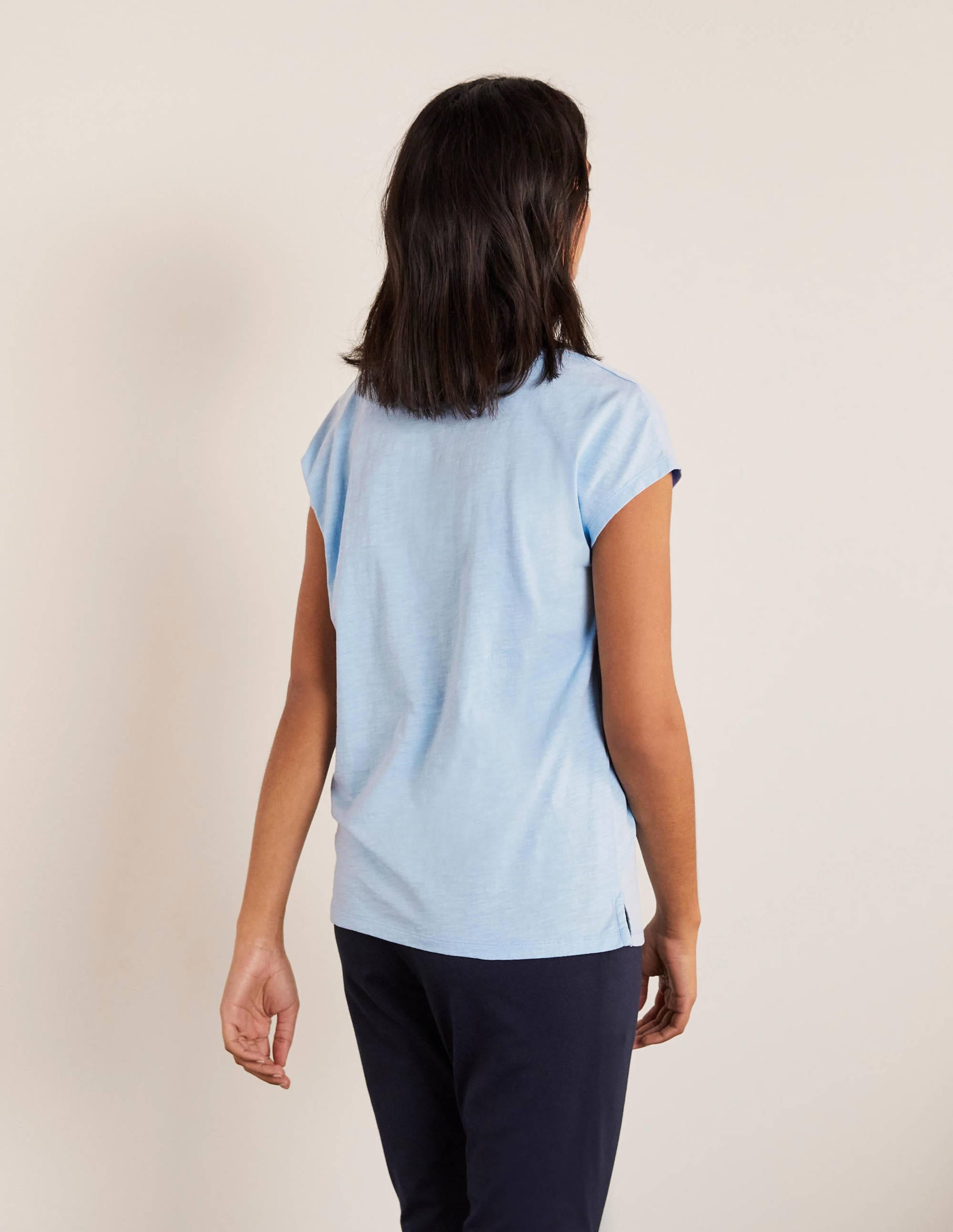 Das Baumwoll-T-Shirt mit abgerundetem V-Ausschnitt-Eiswürfel - Image 3