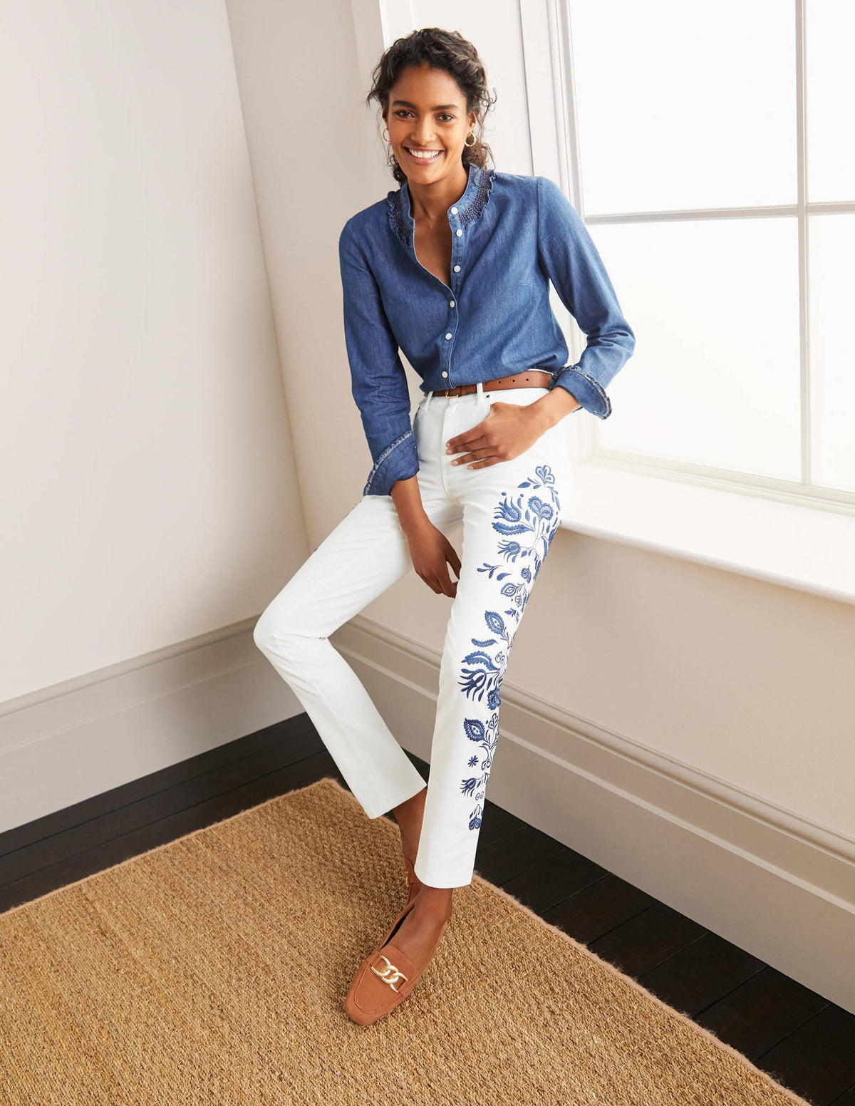 Girlfriend Jeans-White Embroidered - Image 5