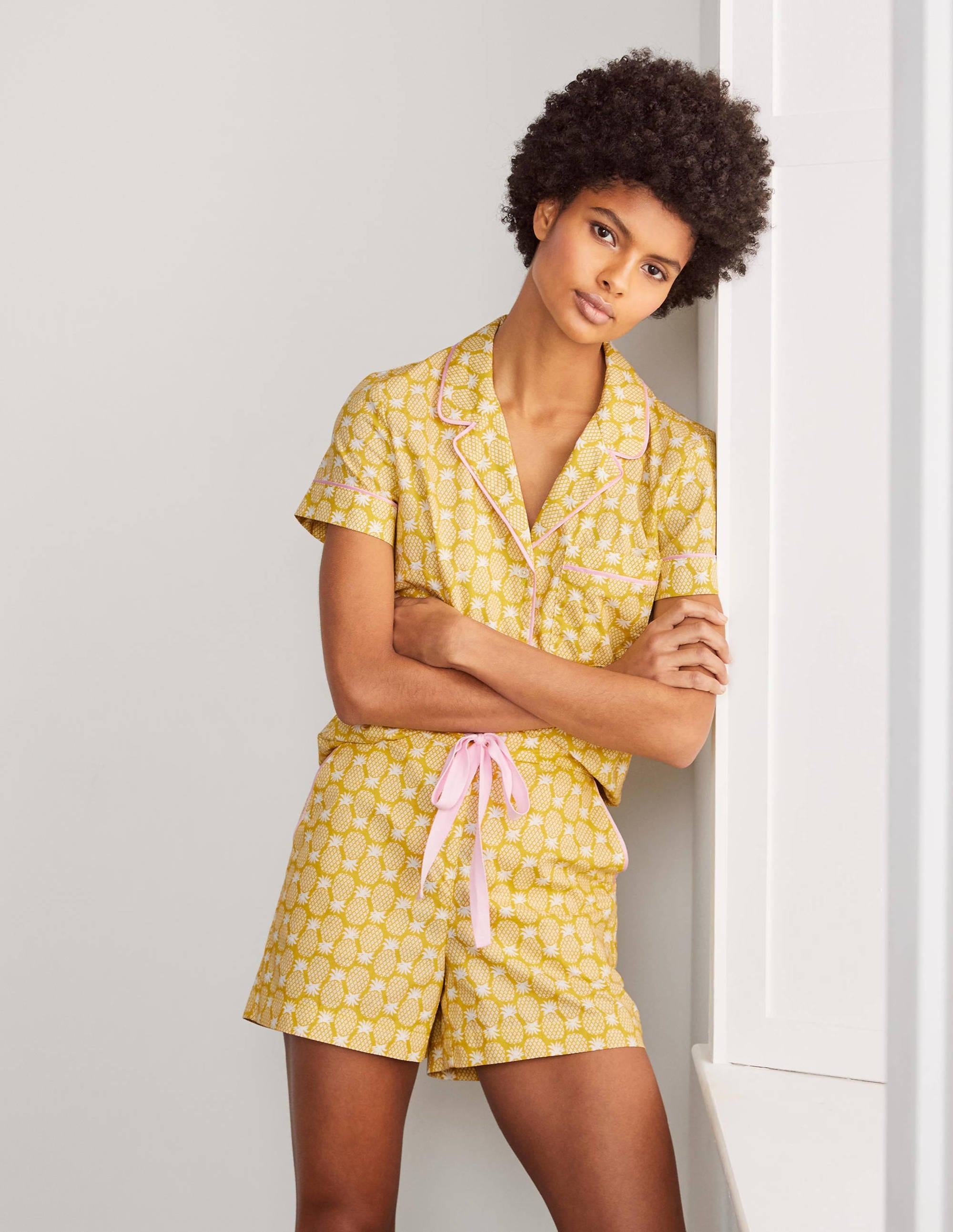 Phoebe Pyjamashorts-Schwefelgelb, Geometrisches Ananasmuster - Image 4