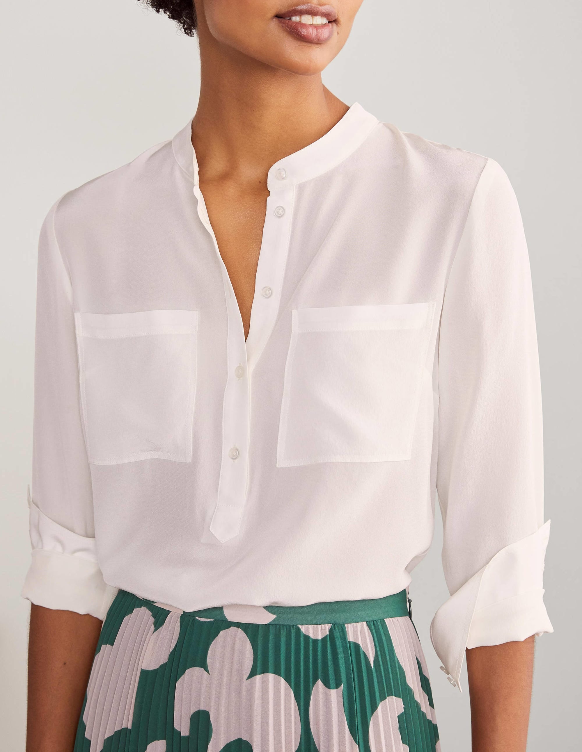 Blouse sans col en soie-Ivoire - Image 4
