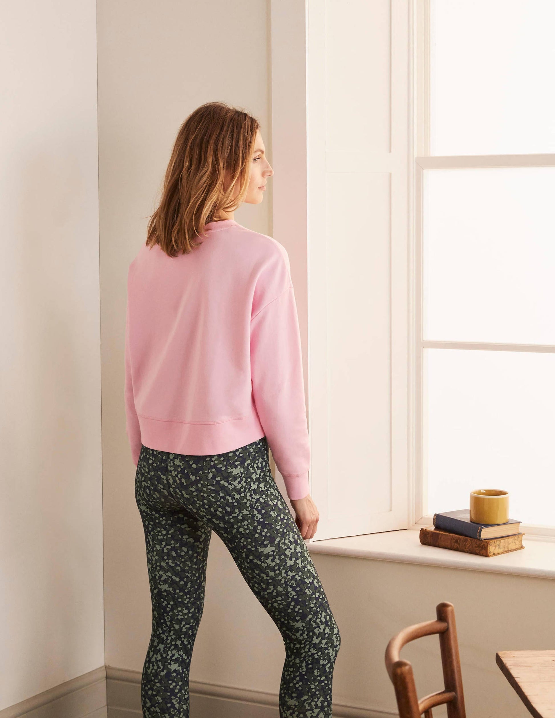 Kurz geschnittenes Sweatshirt-Frühlingsblütenrosa-3