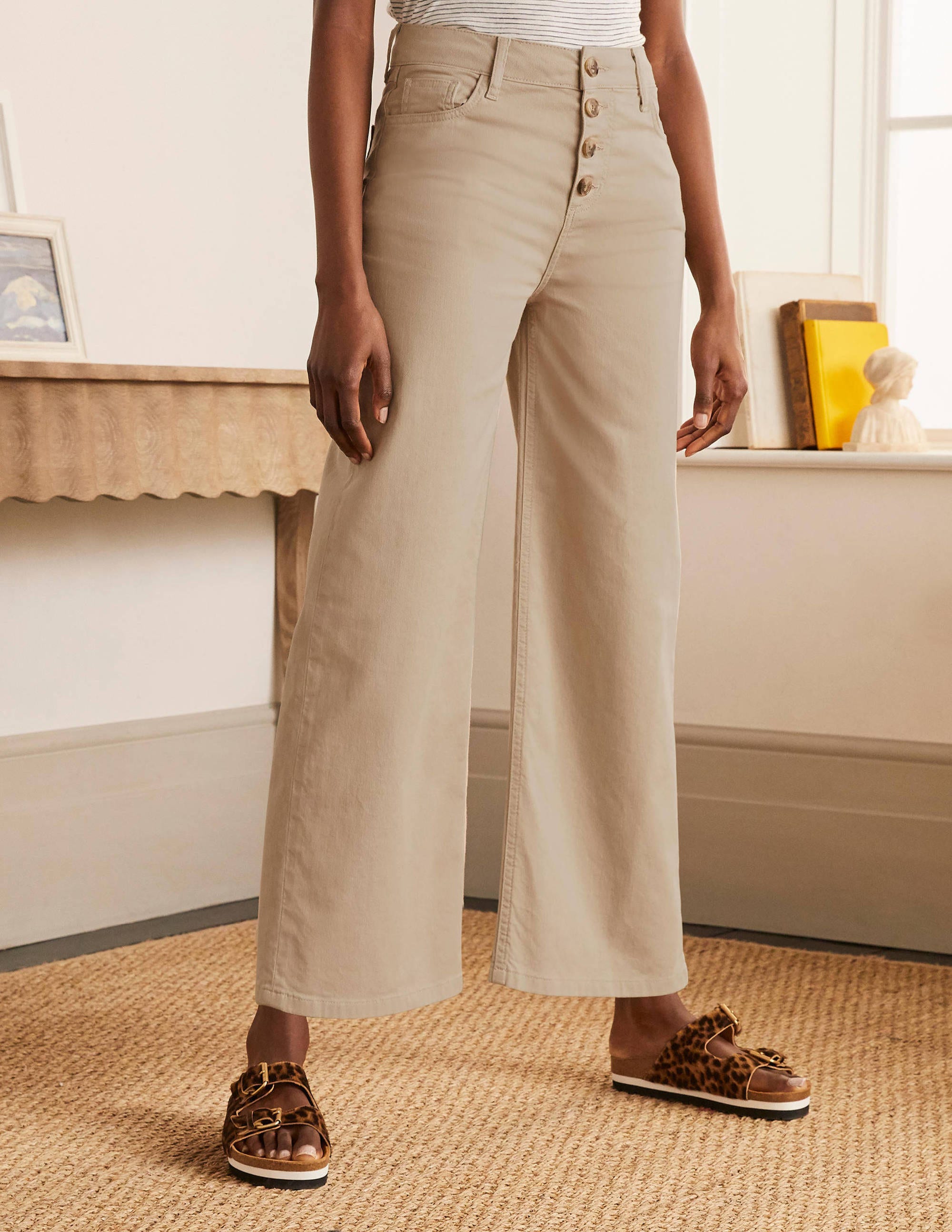 Jeans mit weitem Bein und Hornoptik-Knöpfen-Leinen - Image 1