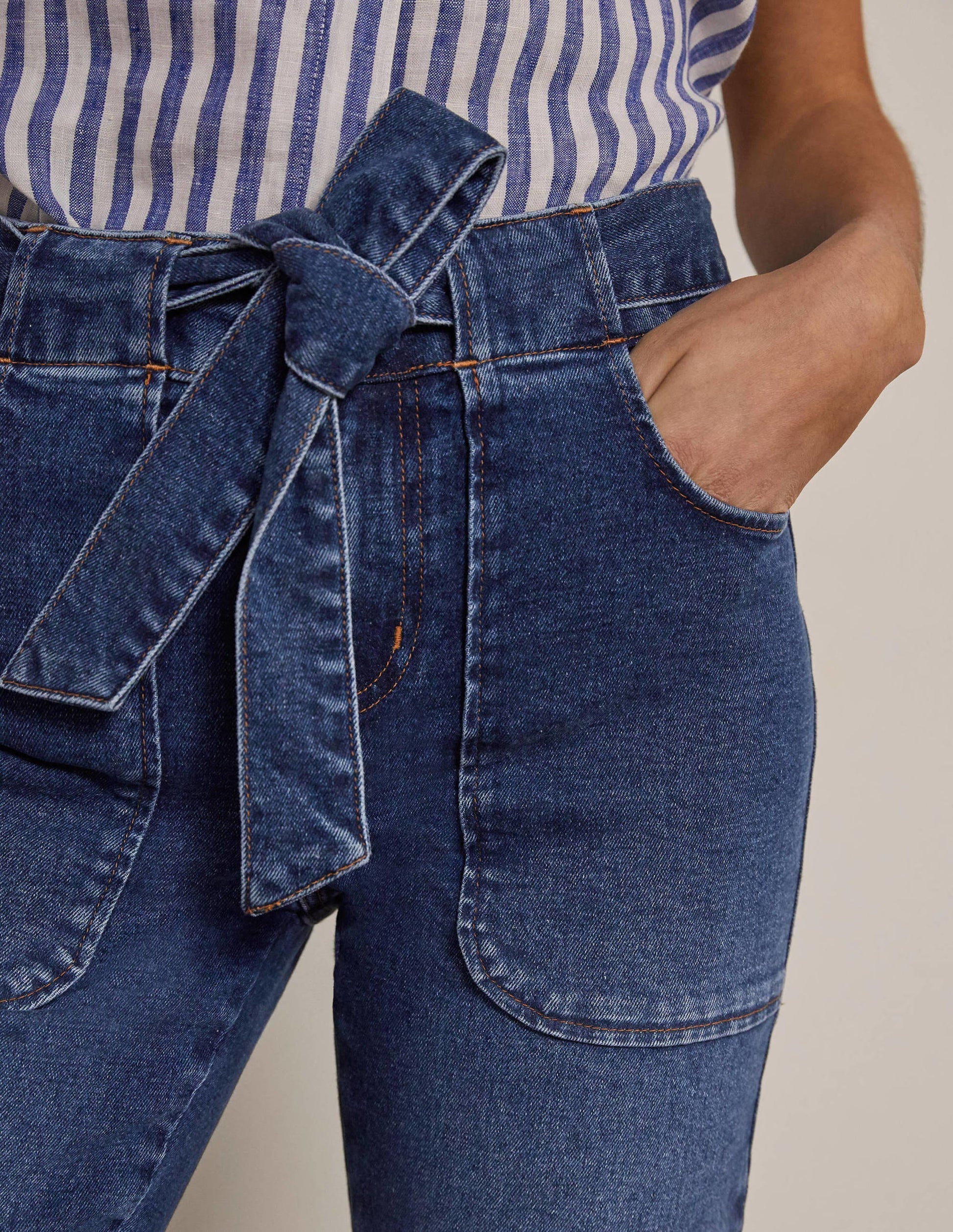 Patch Pocket Girlfriend Jeans-Mid Vintage-4