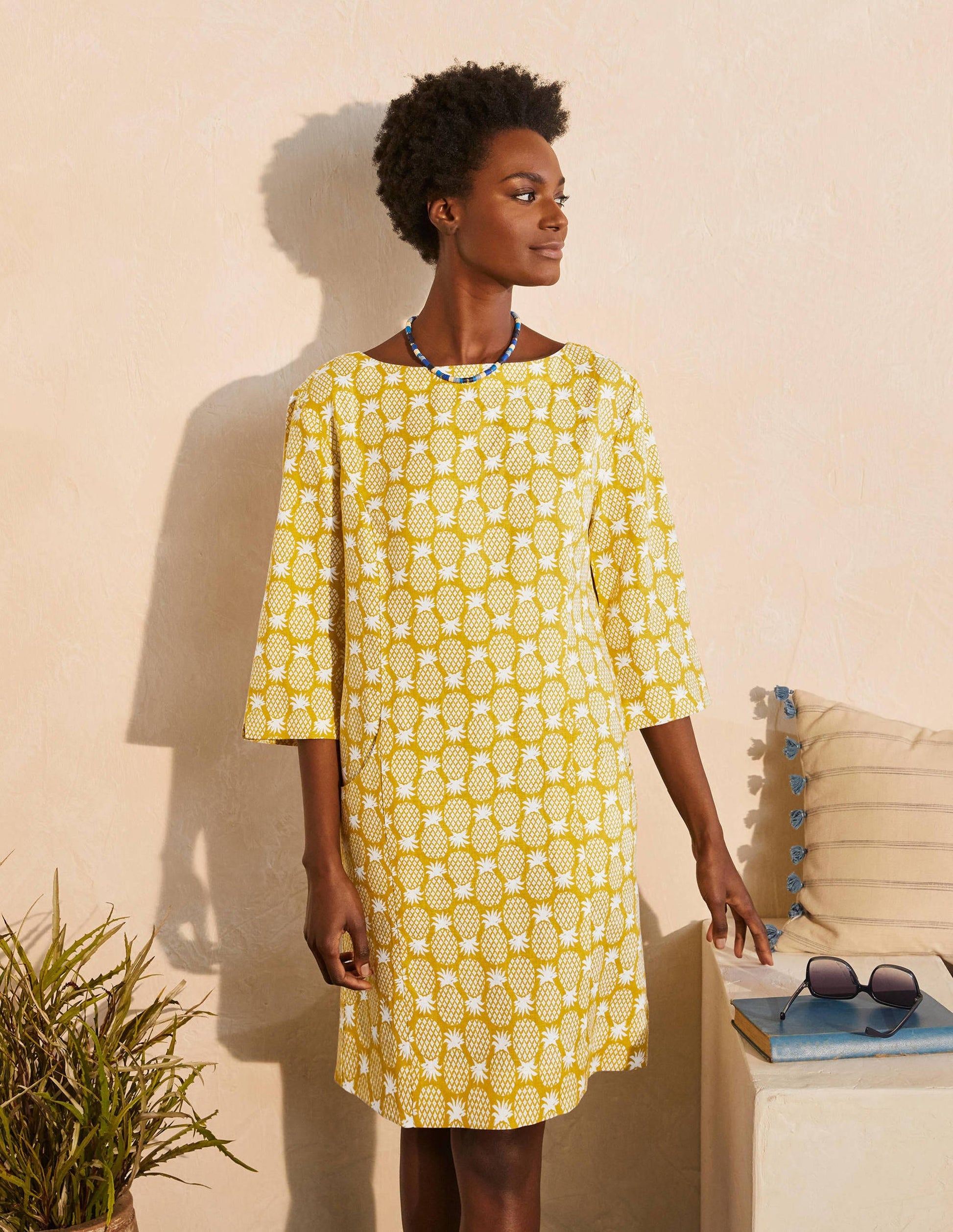 Robe Laurie en lin-Chartreuse, motif géométrique ananas-1