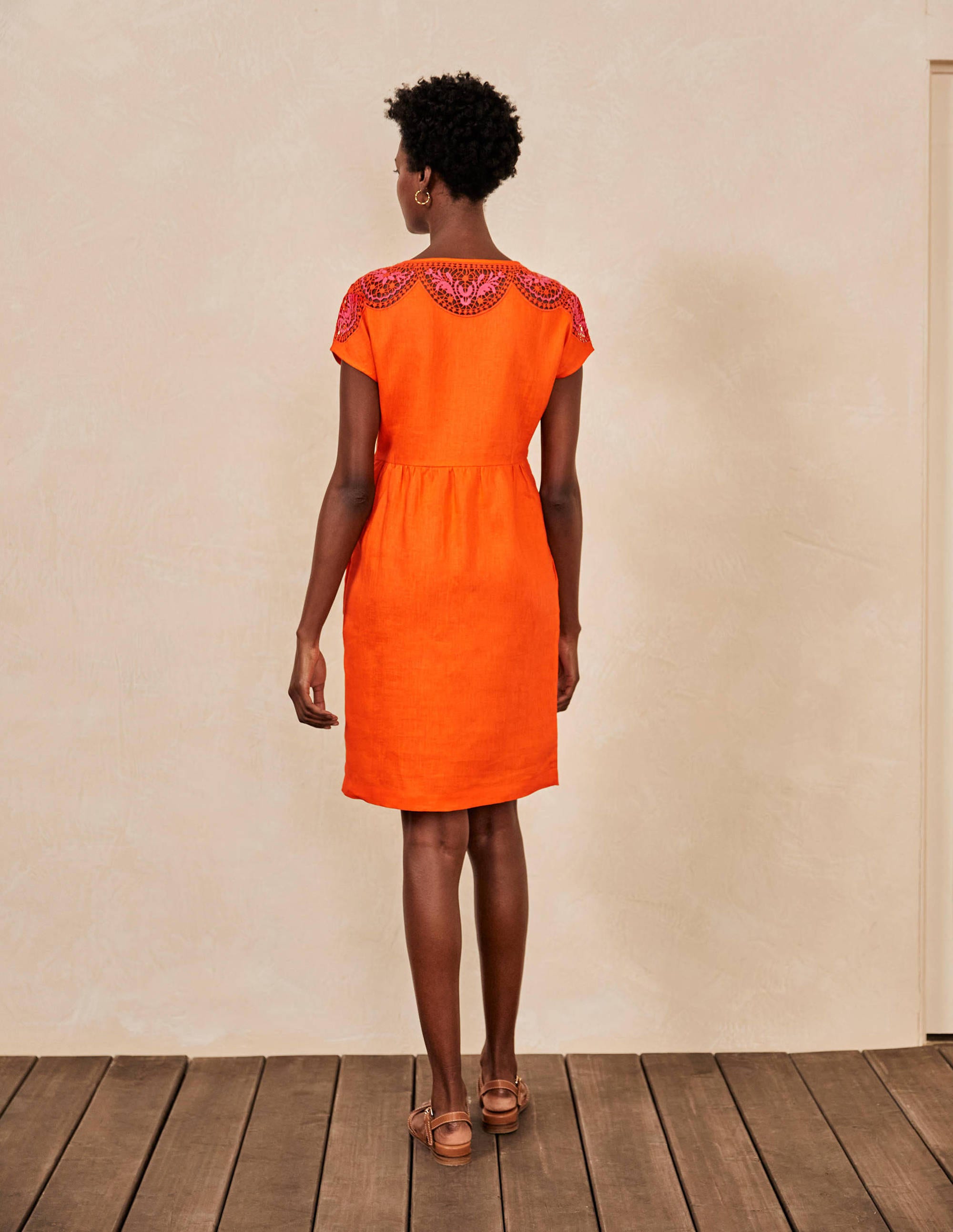 Fleur Leinenkleid mit Stickerei-Mandarinenorange - Image 3