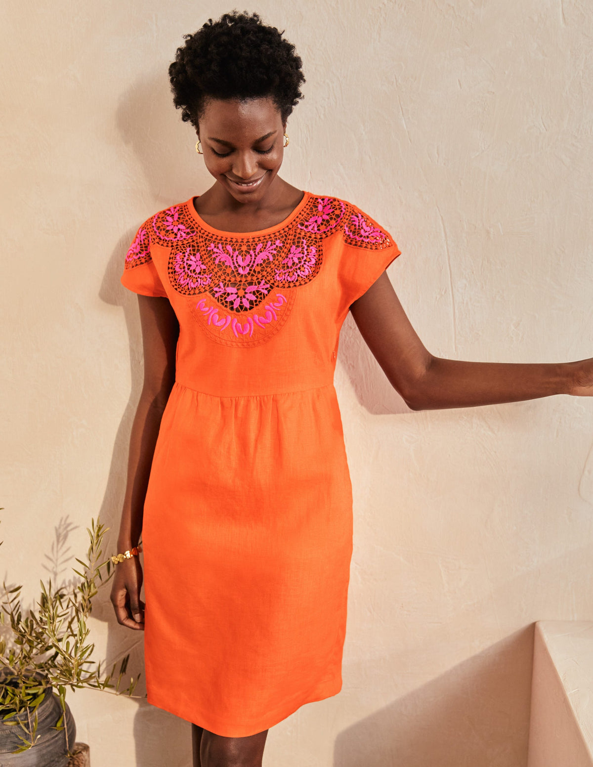 Fleur Leinenkleid mit Stickerei-Mandarinenorange - Image 5
