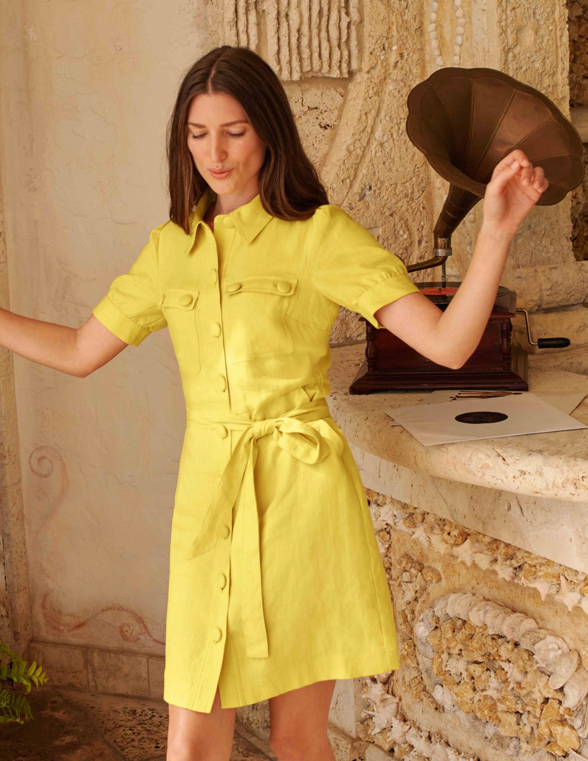 Carrie Hemdblusenkleid aus Leinen-Narzissengelb - Image 4