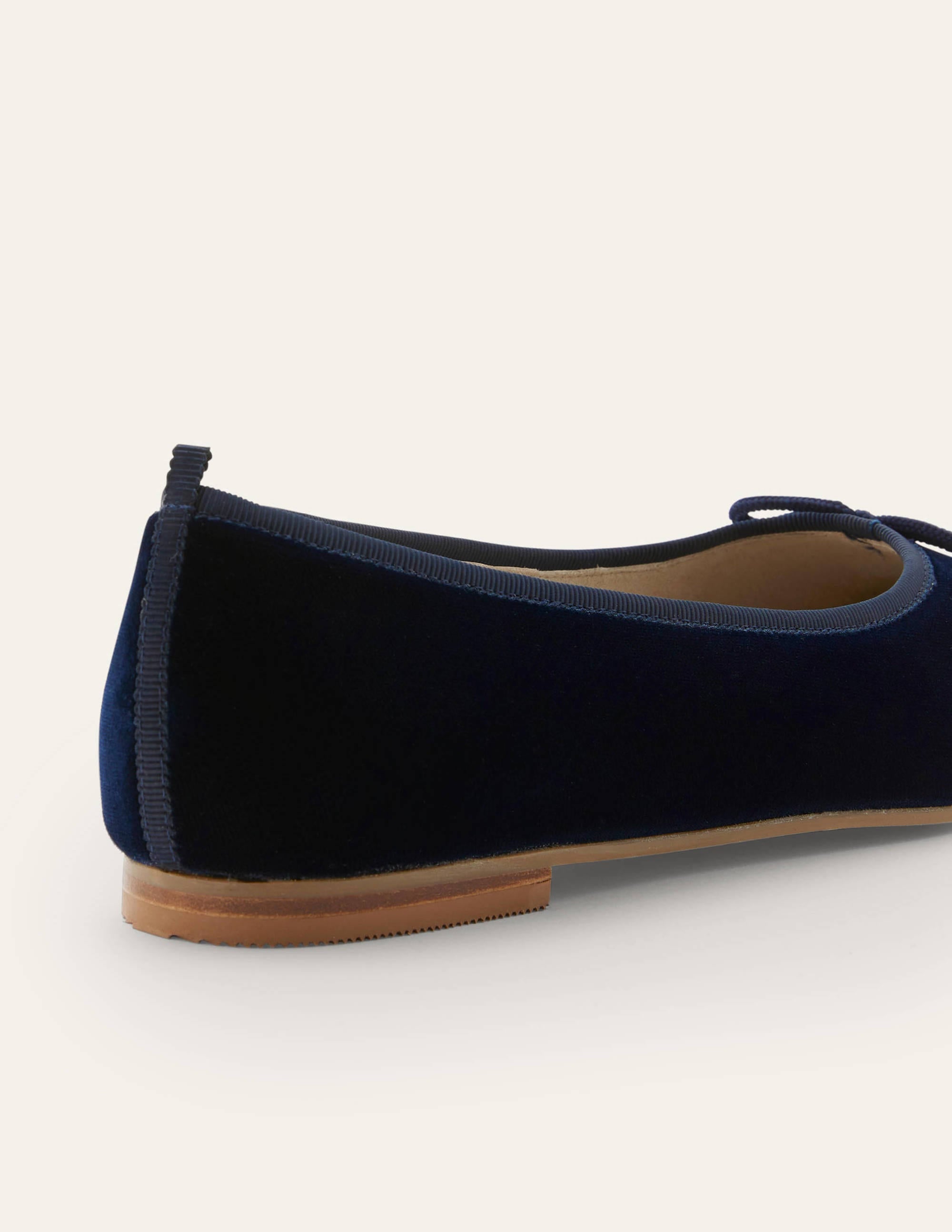 Hochgeschnittene Ballerinas-Navy, Samt - Image 3