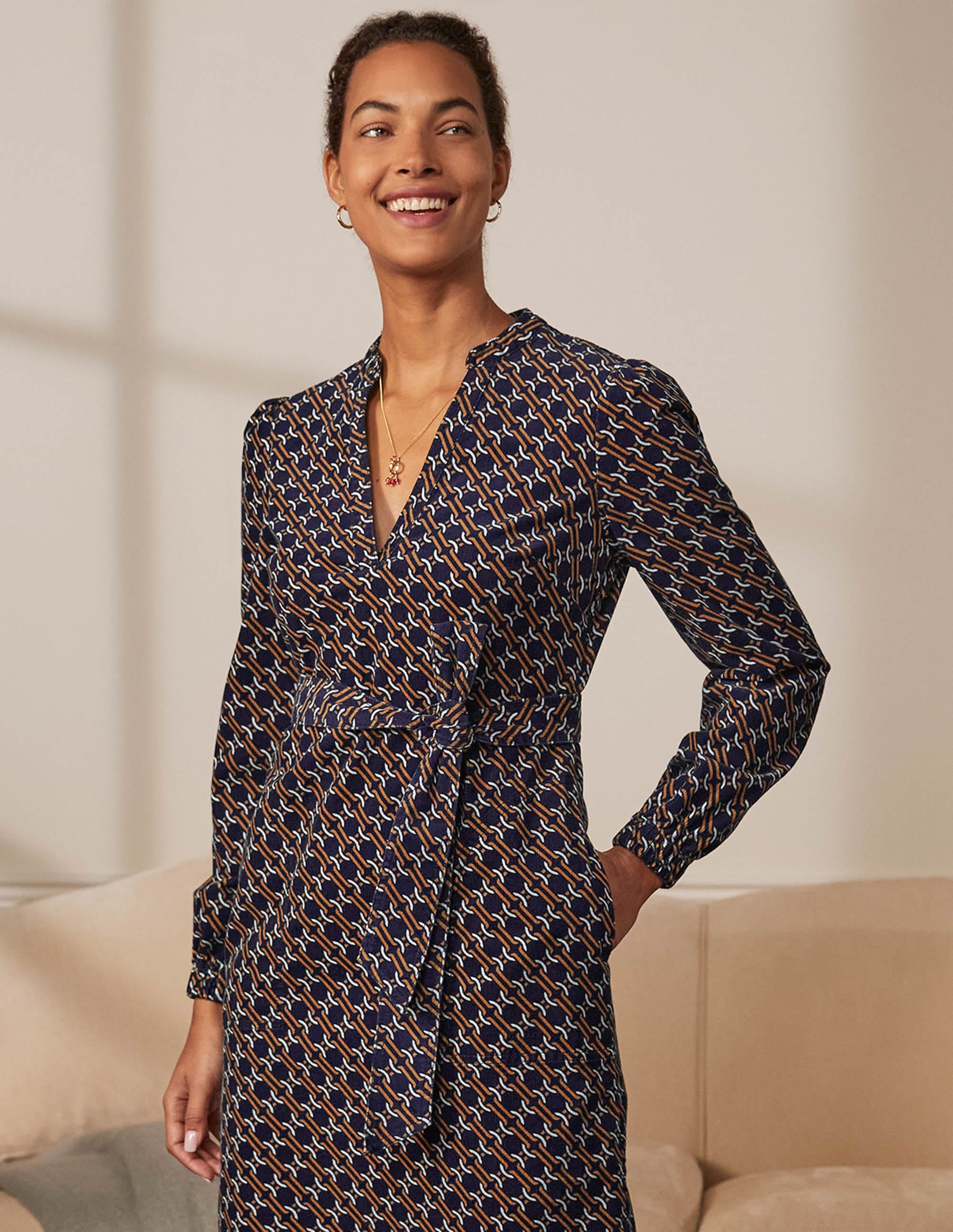 Robe Esmeralda nouée à la taille-Bleu marine, motif géométrique chaîne - Image 1