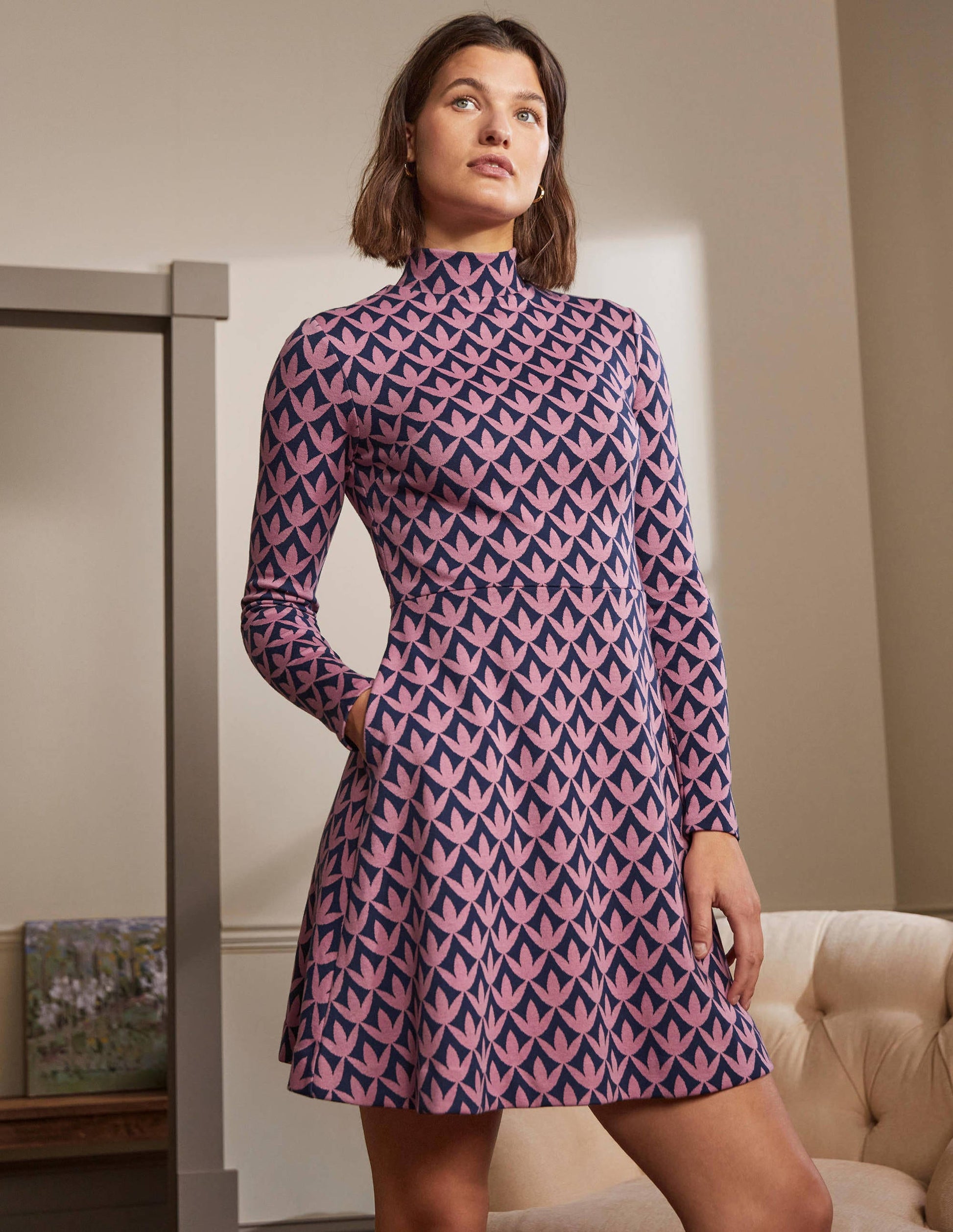 Robe à col montant en jacquard-Rose poussière, motif géométrique pétale-1