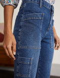 Schmal zulaufende Jeans mit aufgesetzten Taschen-Mittleres Vintageblau