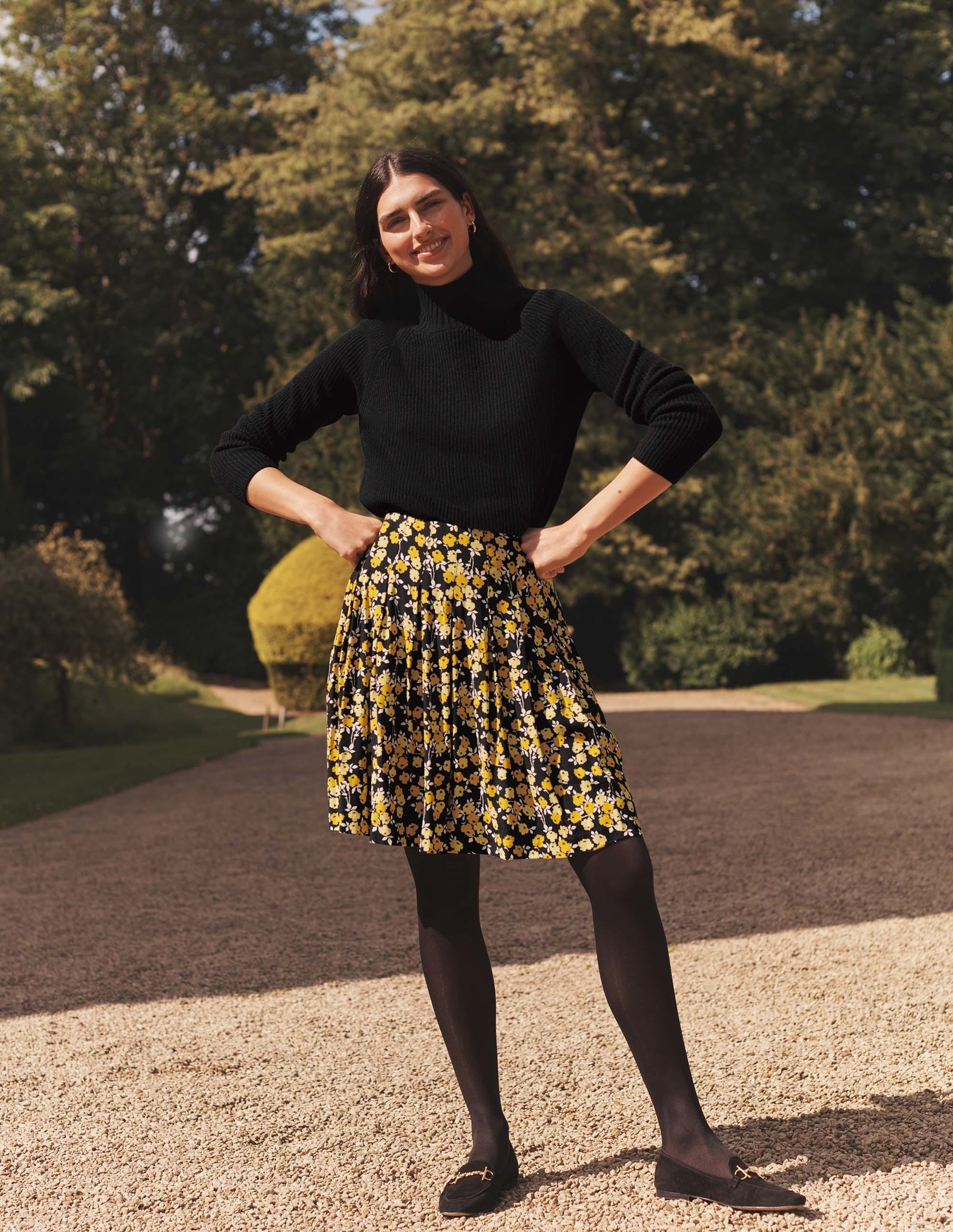 Victoria Pleated Skirt-Black, Abstract Sprig-4