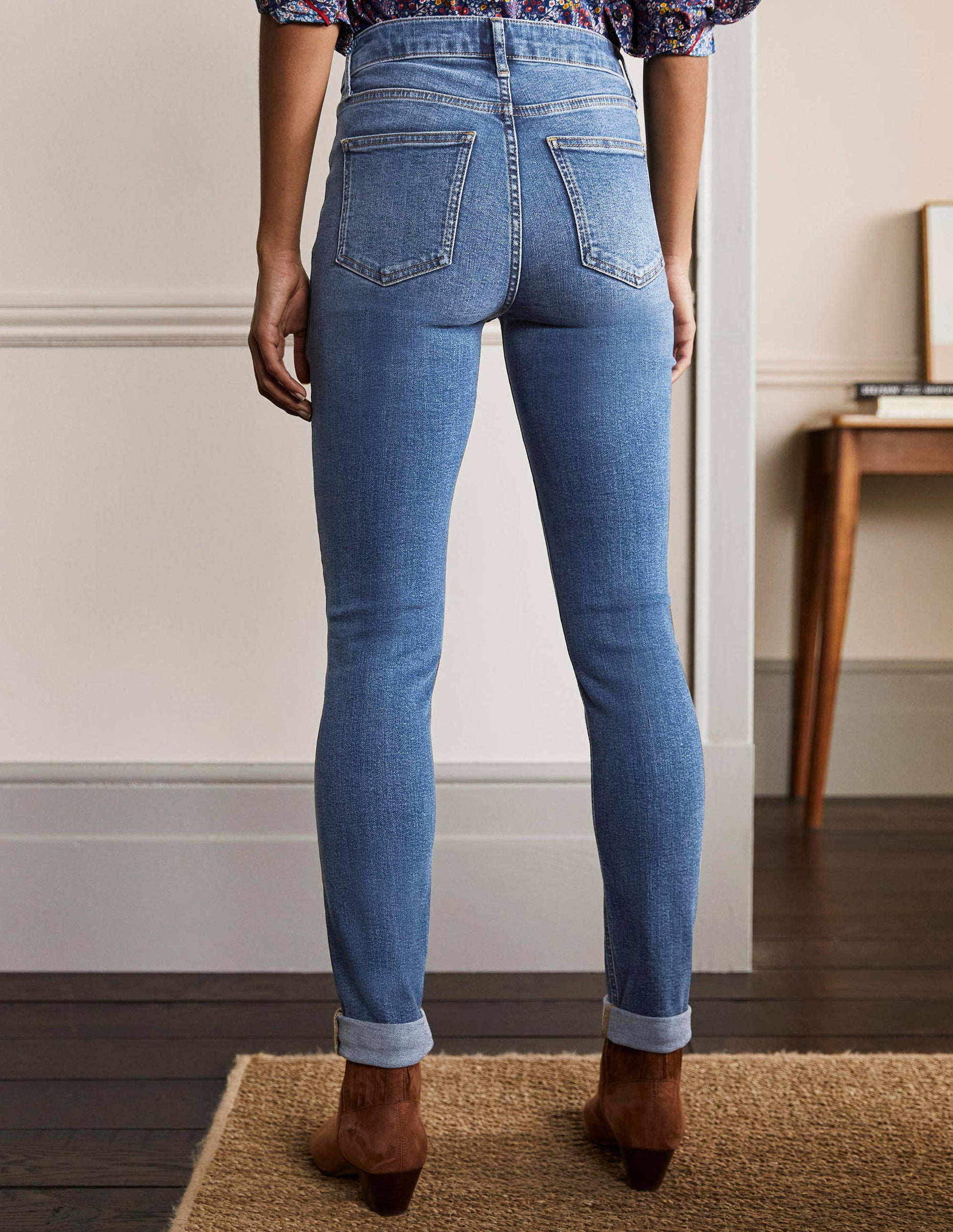 Röhrenjeans mit Ziernähten-Helles Vintageblau-3
