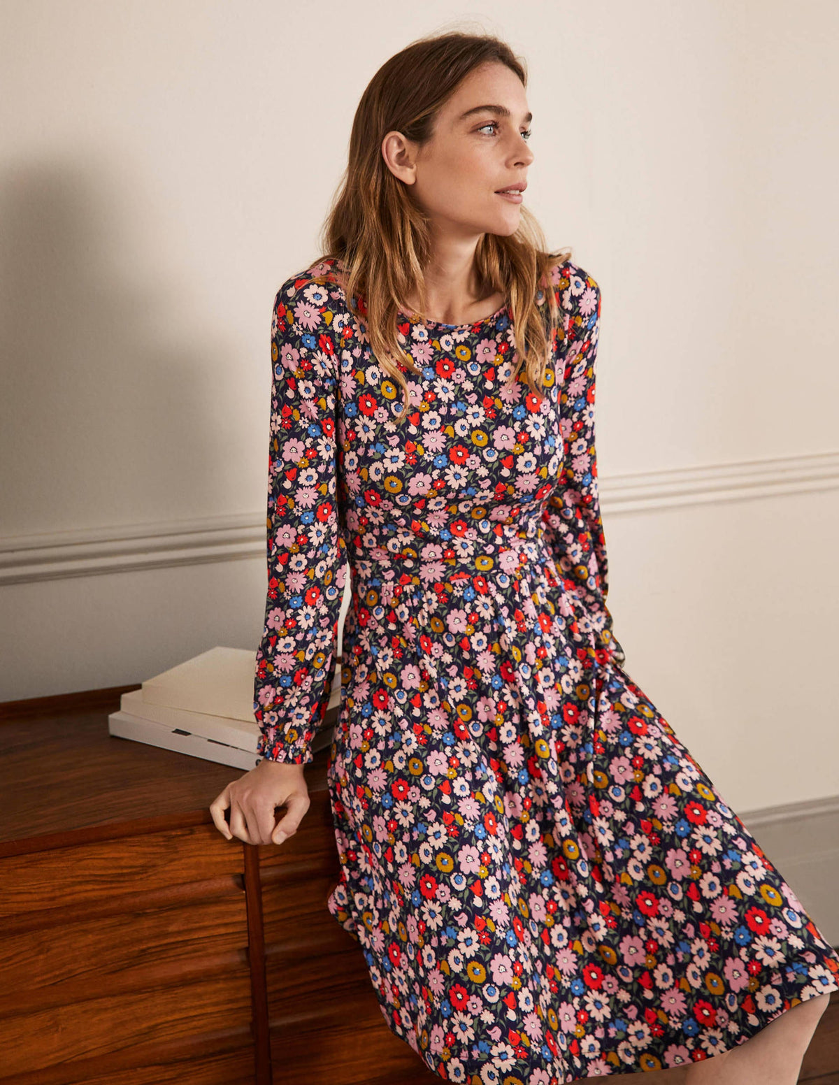 Robe midi Evelyn en jersey-Bleu marine foncé, motif Elegant Bloom-1