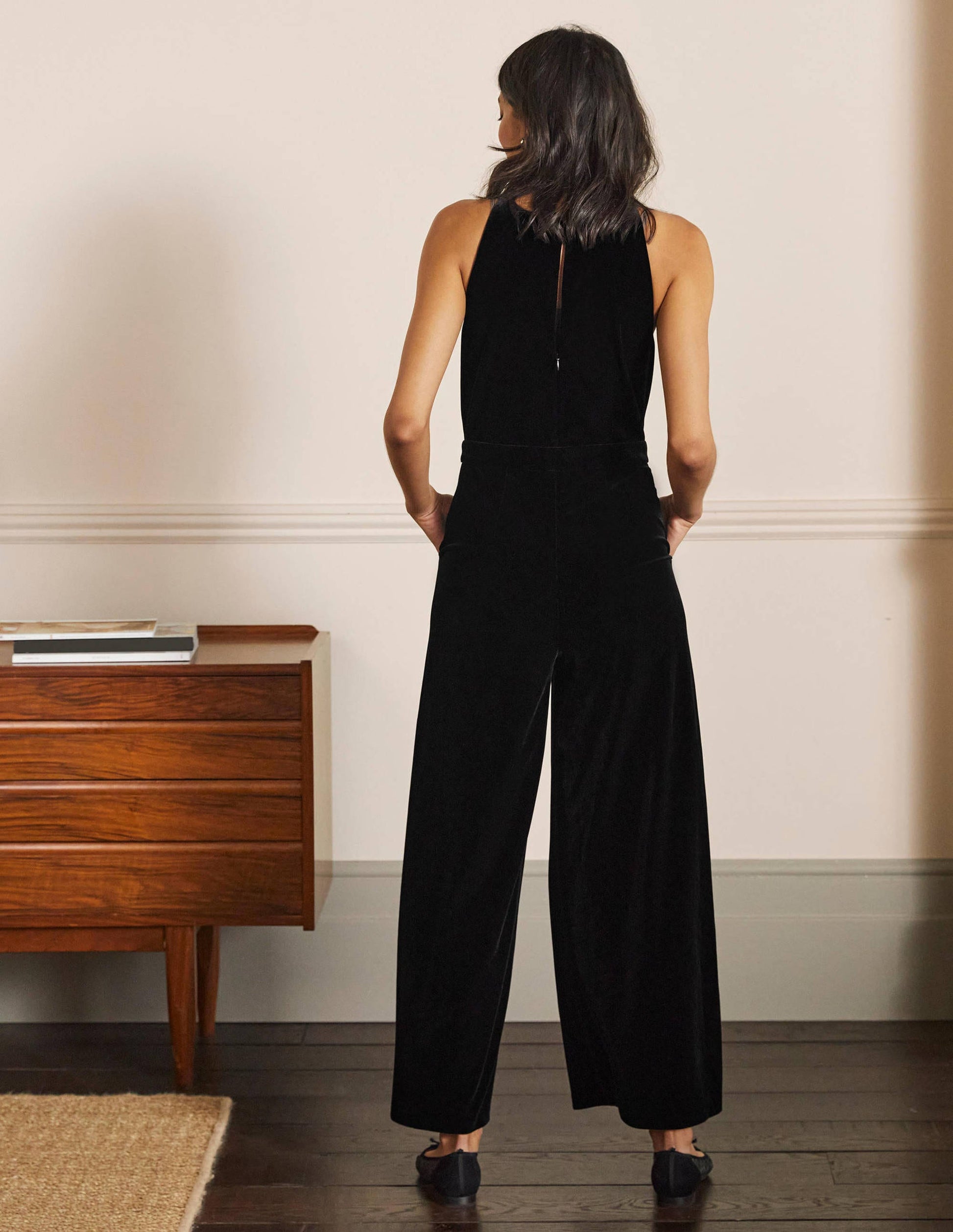 Neckholder-Jumpsuit aus Samt-Schwarz-3