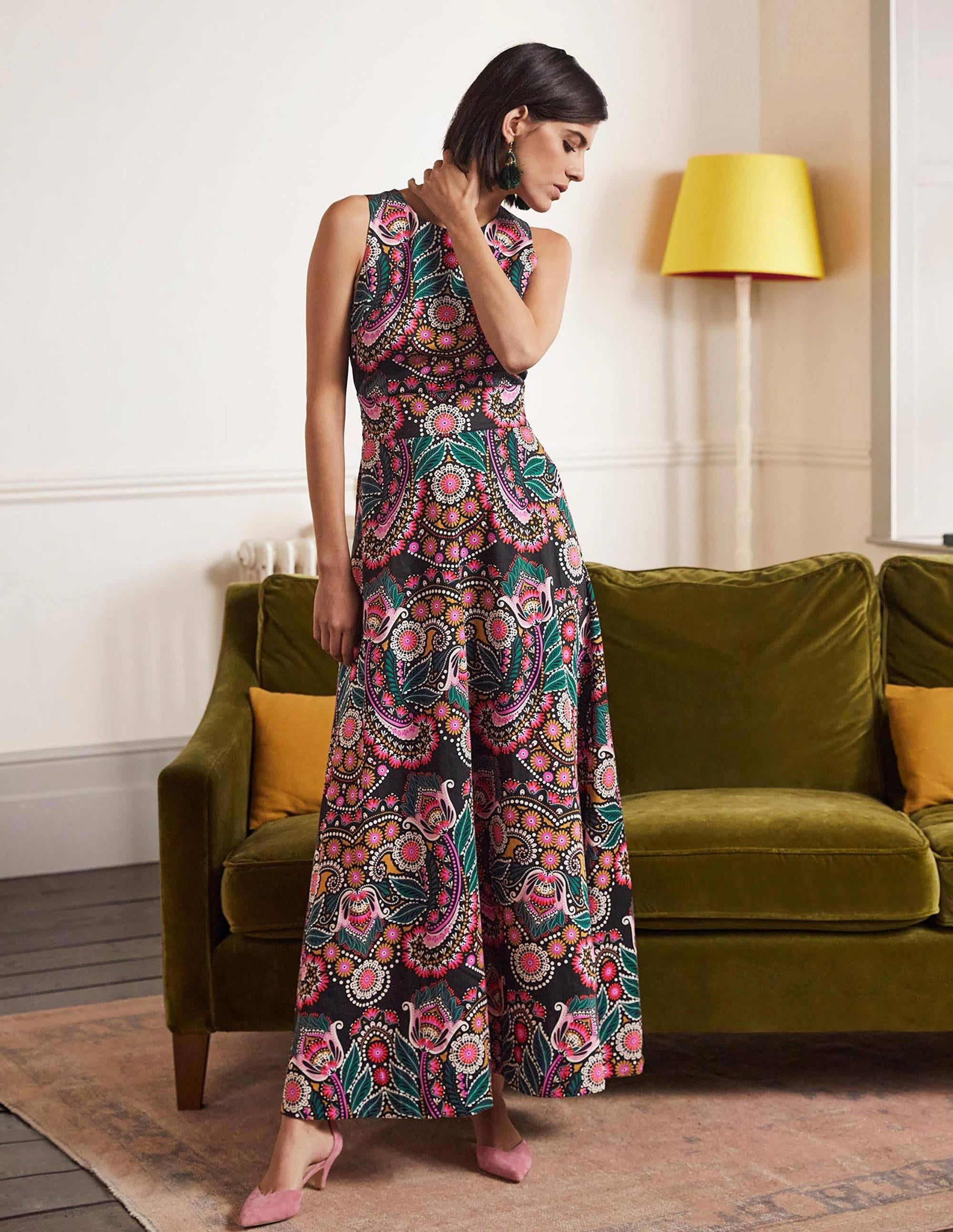 Maxikleid mit Rückenausschnitt-Schwarz, Paisleymuster mit Gänseblümchen - Image 1
