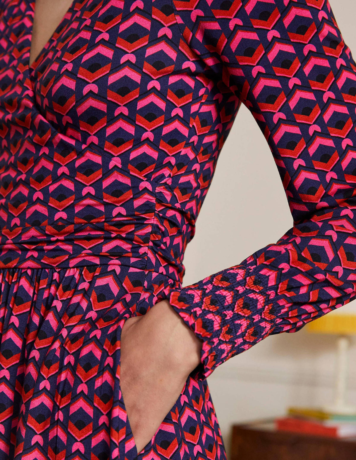 Robe portefeuille en jersey-Rose festif, motif tuile géométrique-2