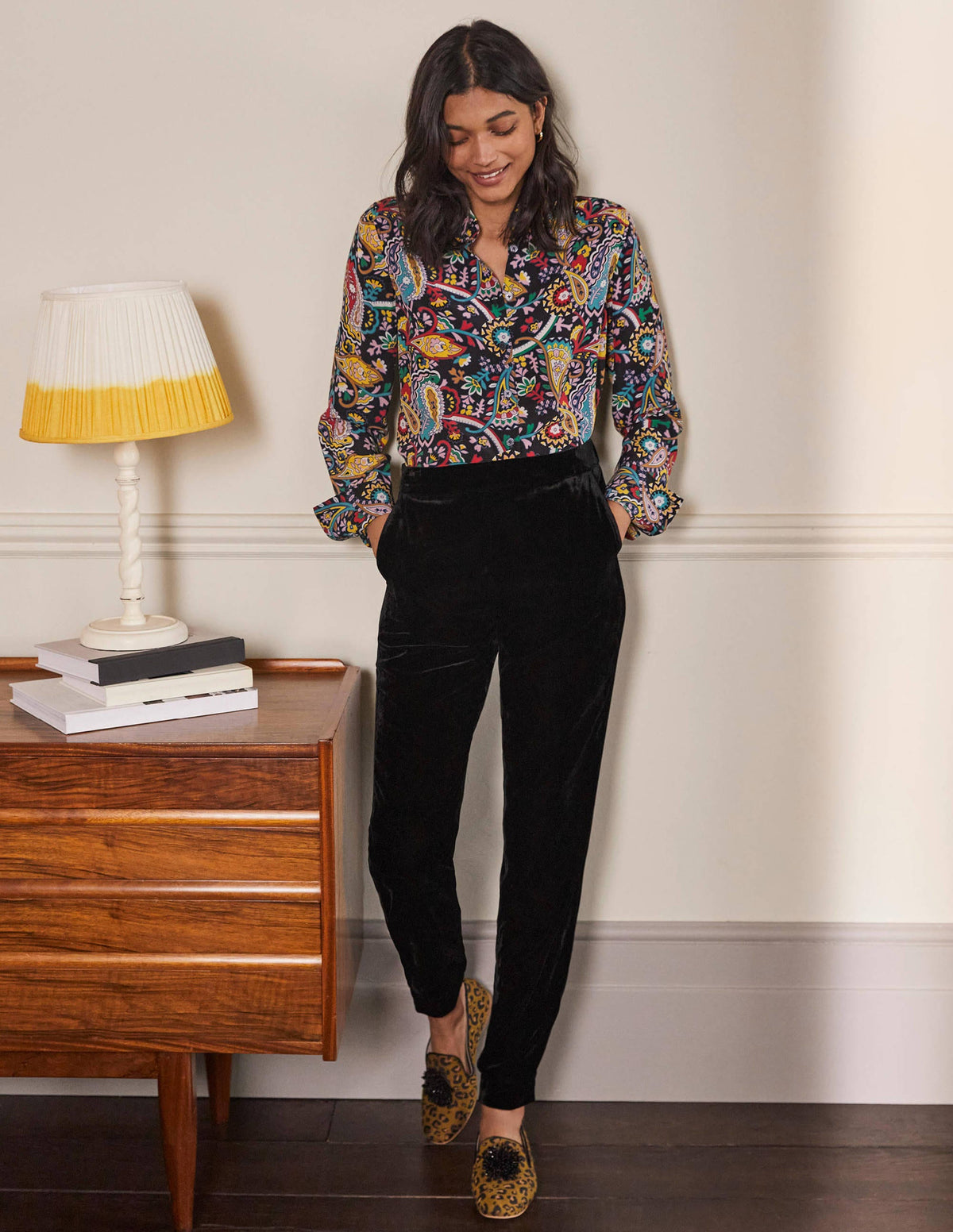 Samthose mit Bündchen-Schwarz - Image 5