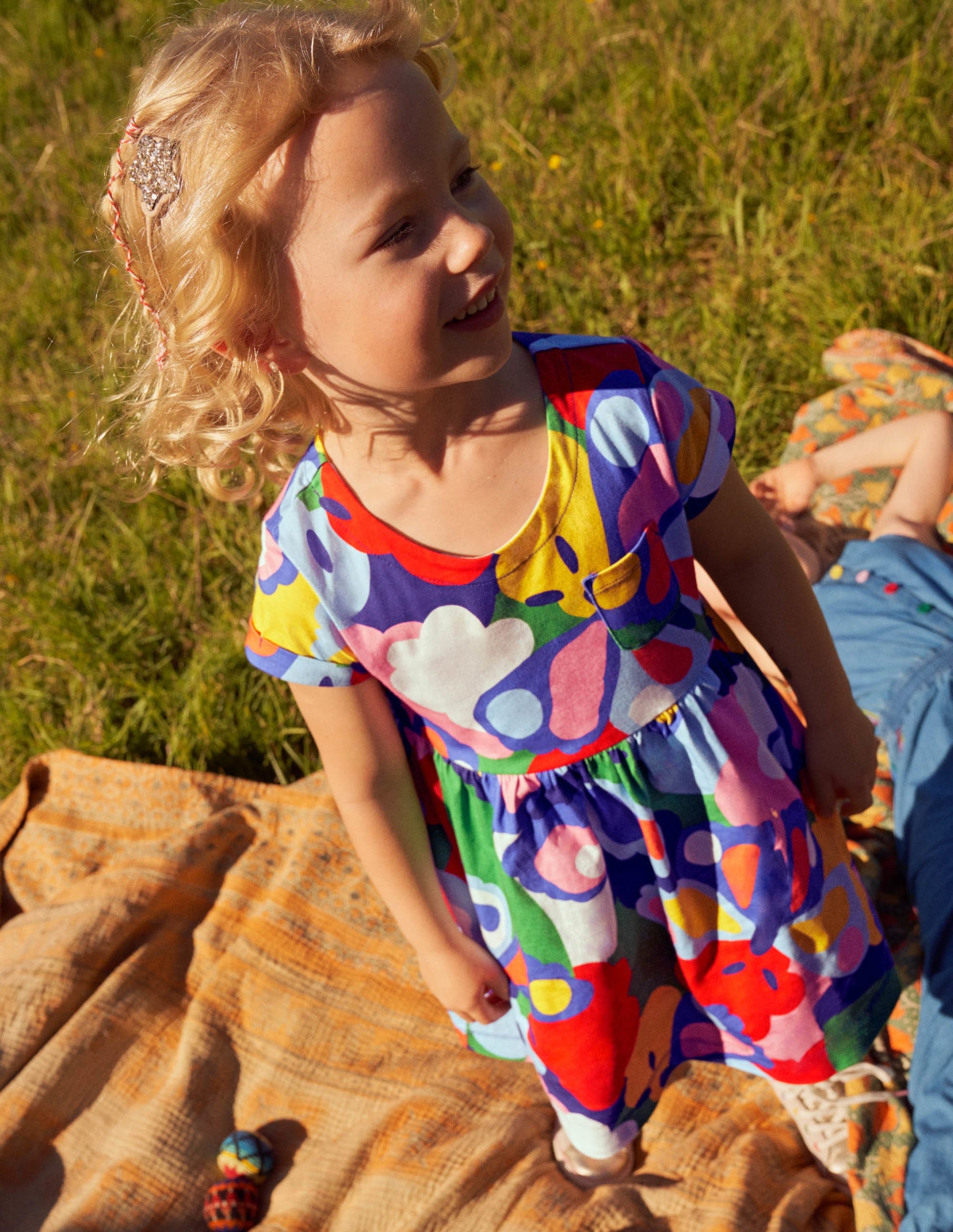 Fröhliches Jerseykleid-Bunt, Schmetterlingsmuster-4