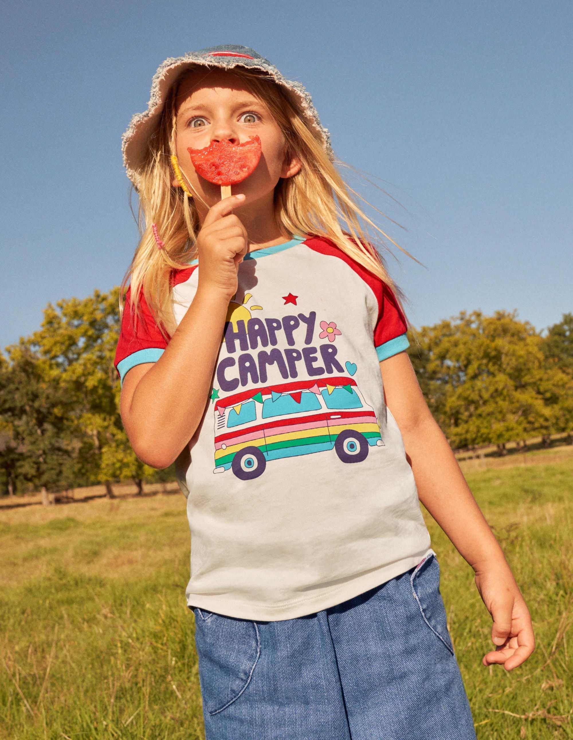 Gemustertes Raglan-T-Shirt mit Grafik-Feuerrot, Wohnmobil - Image 4