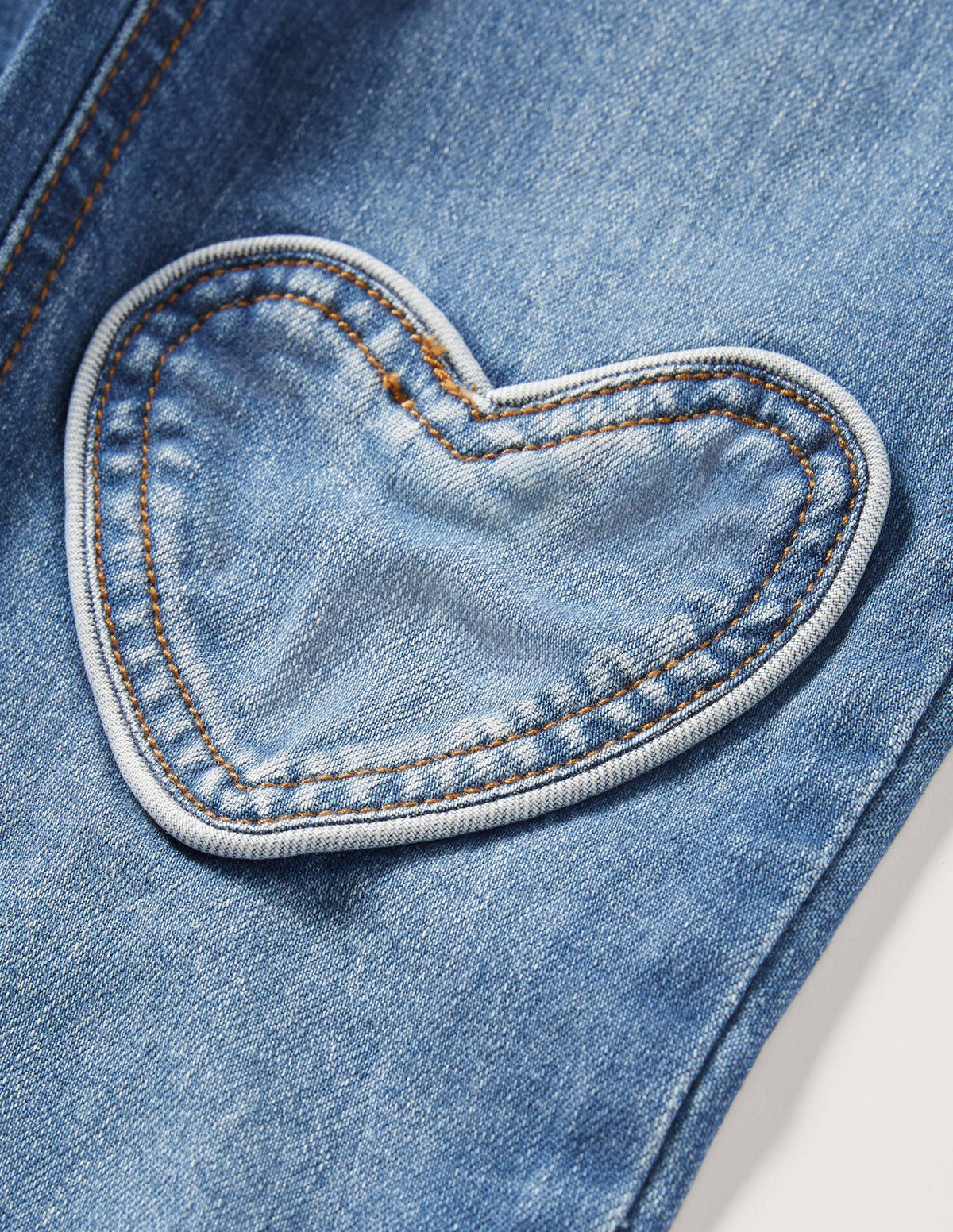 Jeans mit Herzaufnähern-Mittleres Vintageblau, Denim - Image 3