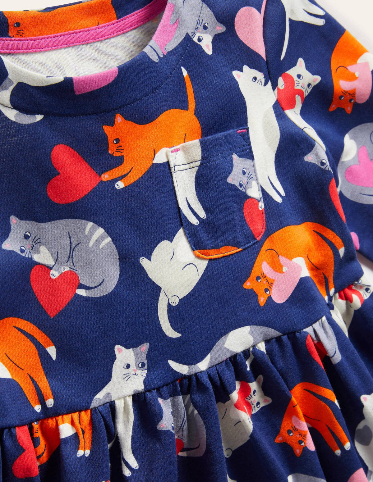 Fröhliches Jerseykleid mit langen Ärmeln-Segelblau, Katzen/Herzen - Image 3