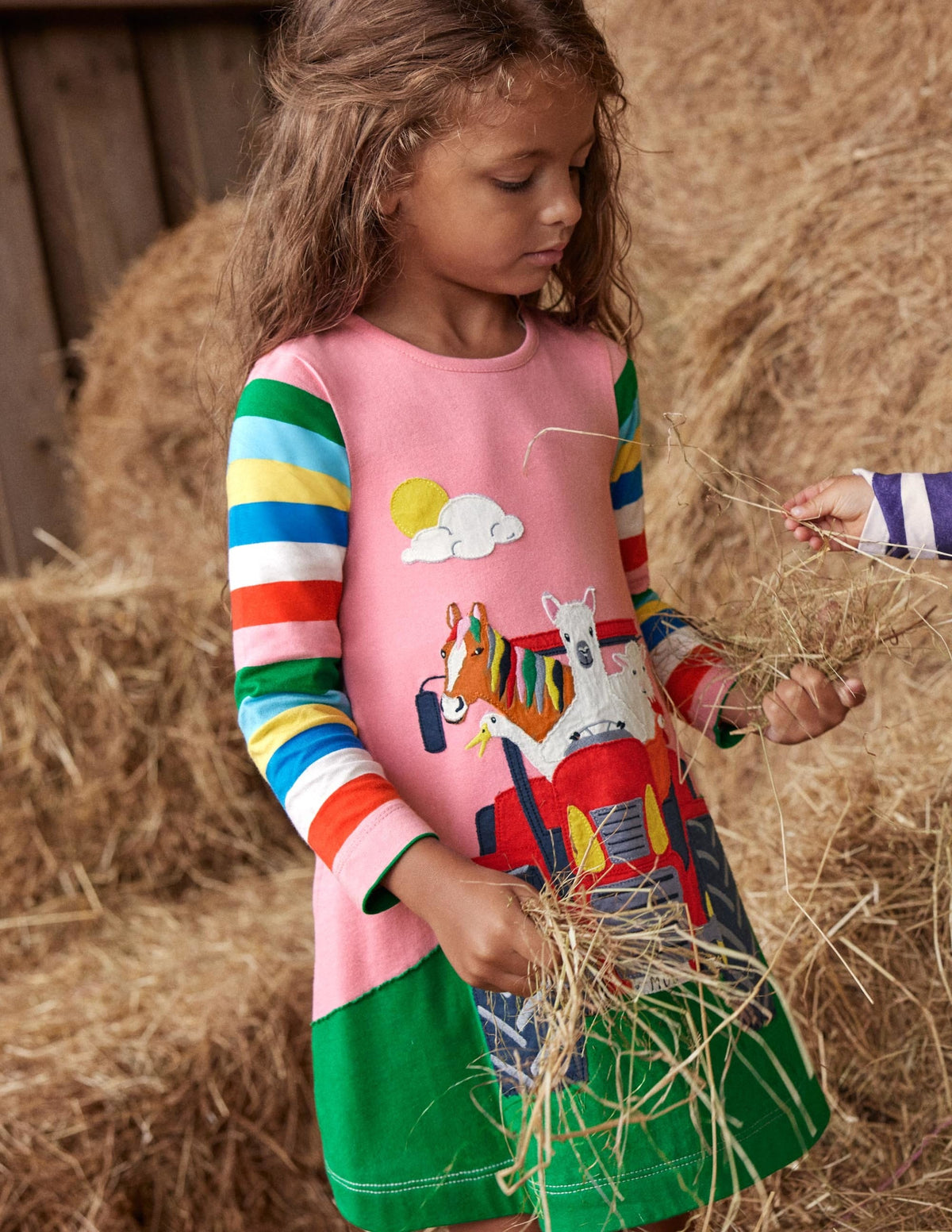 Langärmliges Kleid mit Applikation-Helles Blütenrosa, Traktor - Image 4