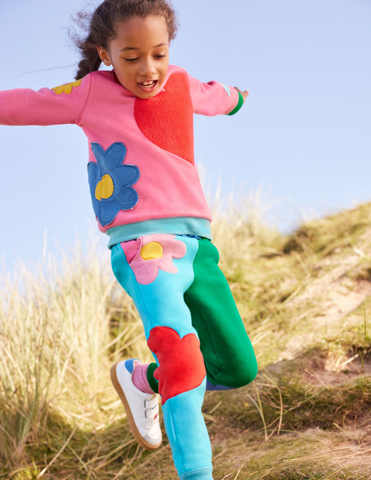 Sweatshirt mit Applikation-Helles Blütenrosa, Herz-1