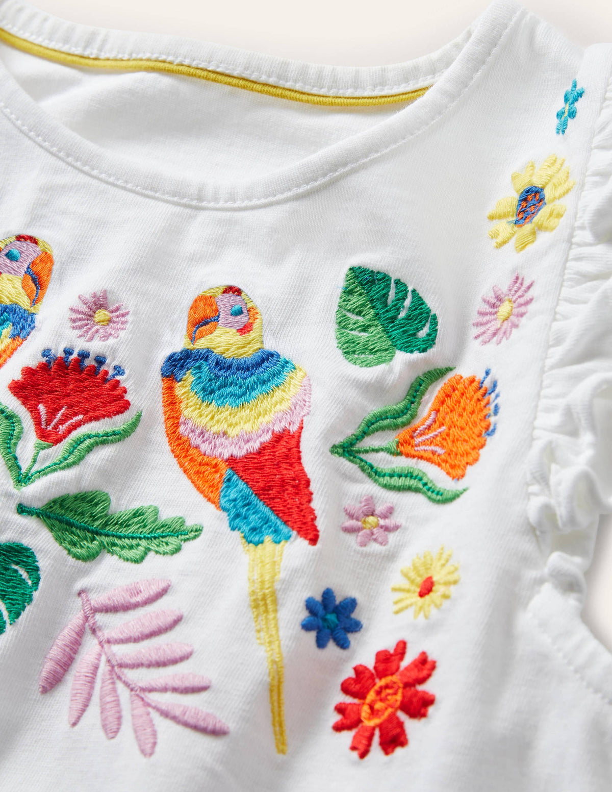 Rüschen-T-Shirt mit interessantem Motiv-Naturweiß, Blumenmuster/Papagei - Image 3