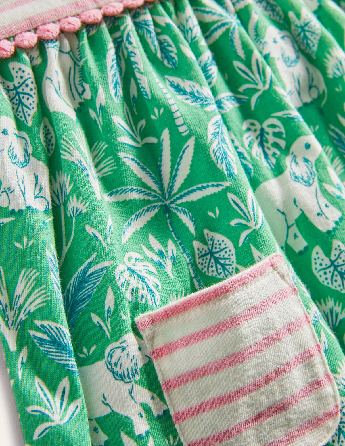 Robe sans manches en jersey-Palmiers et éléphants vert aloe vera - Image 3
