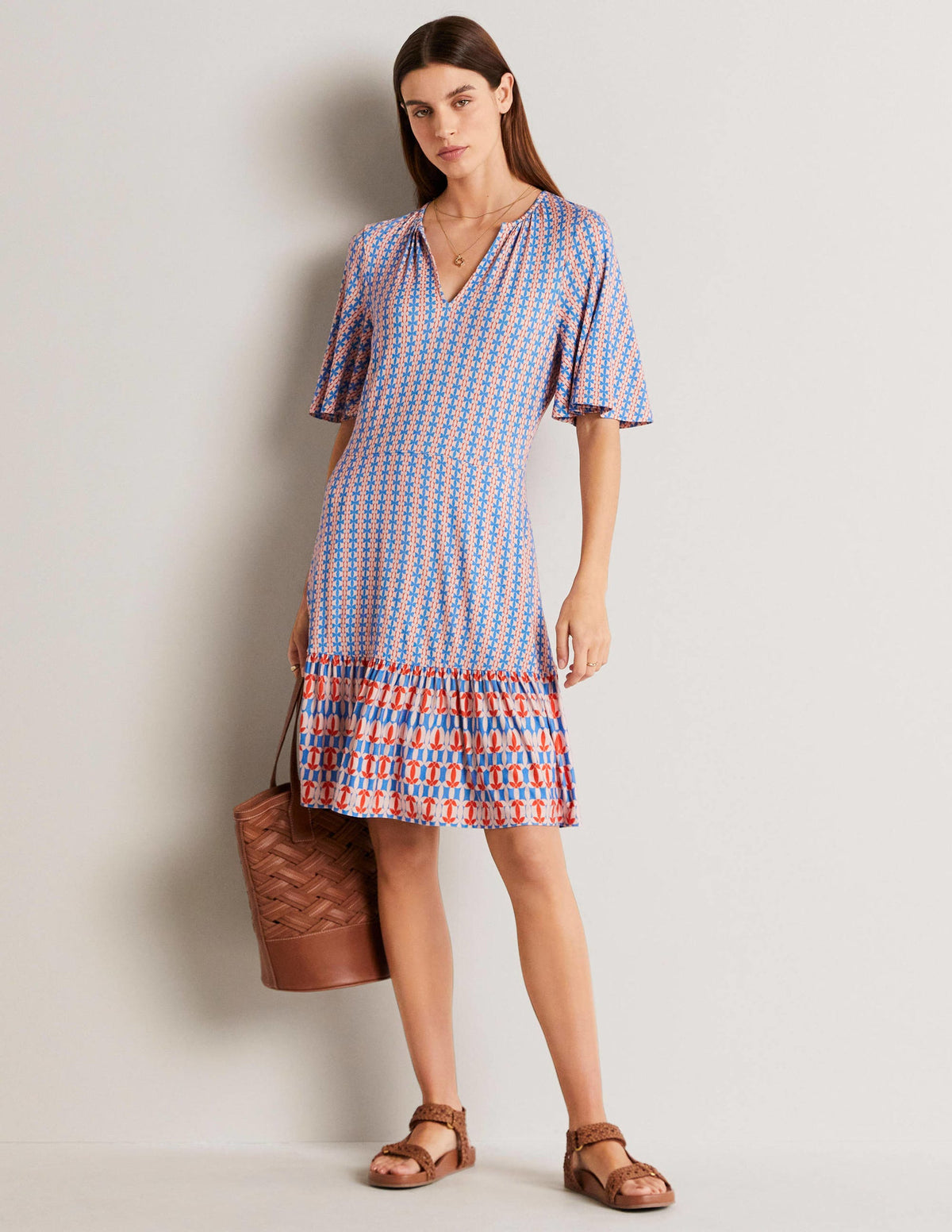 Robe volantée en jersey à col cranté-Bleu mosaïque, motif pétale géométrique-10